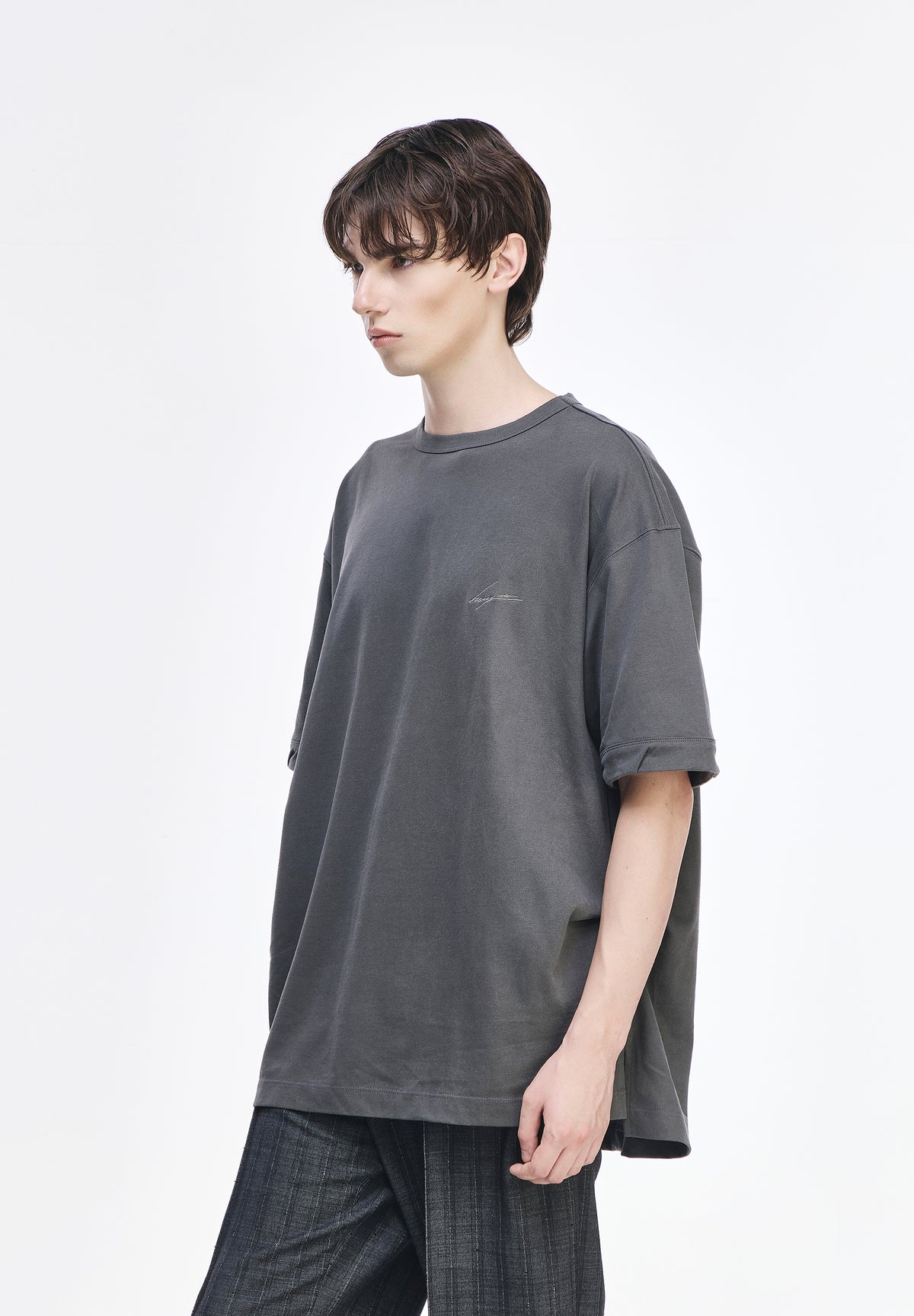 CHARIOT EMBROIDERED T SHIRT