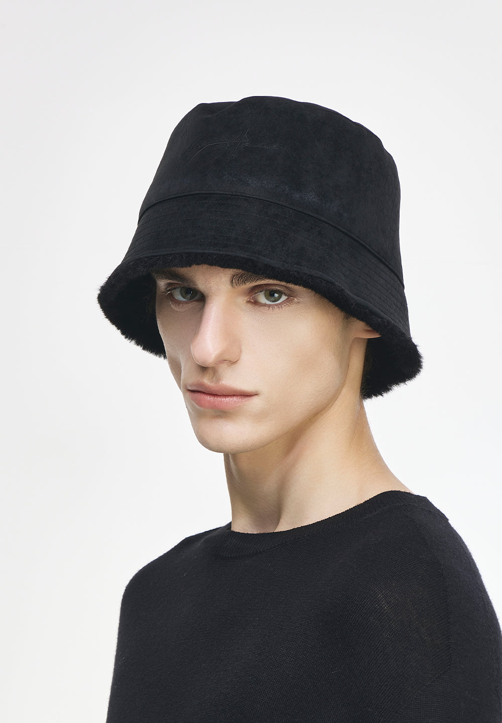 REVERSIBLE FUT HAT