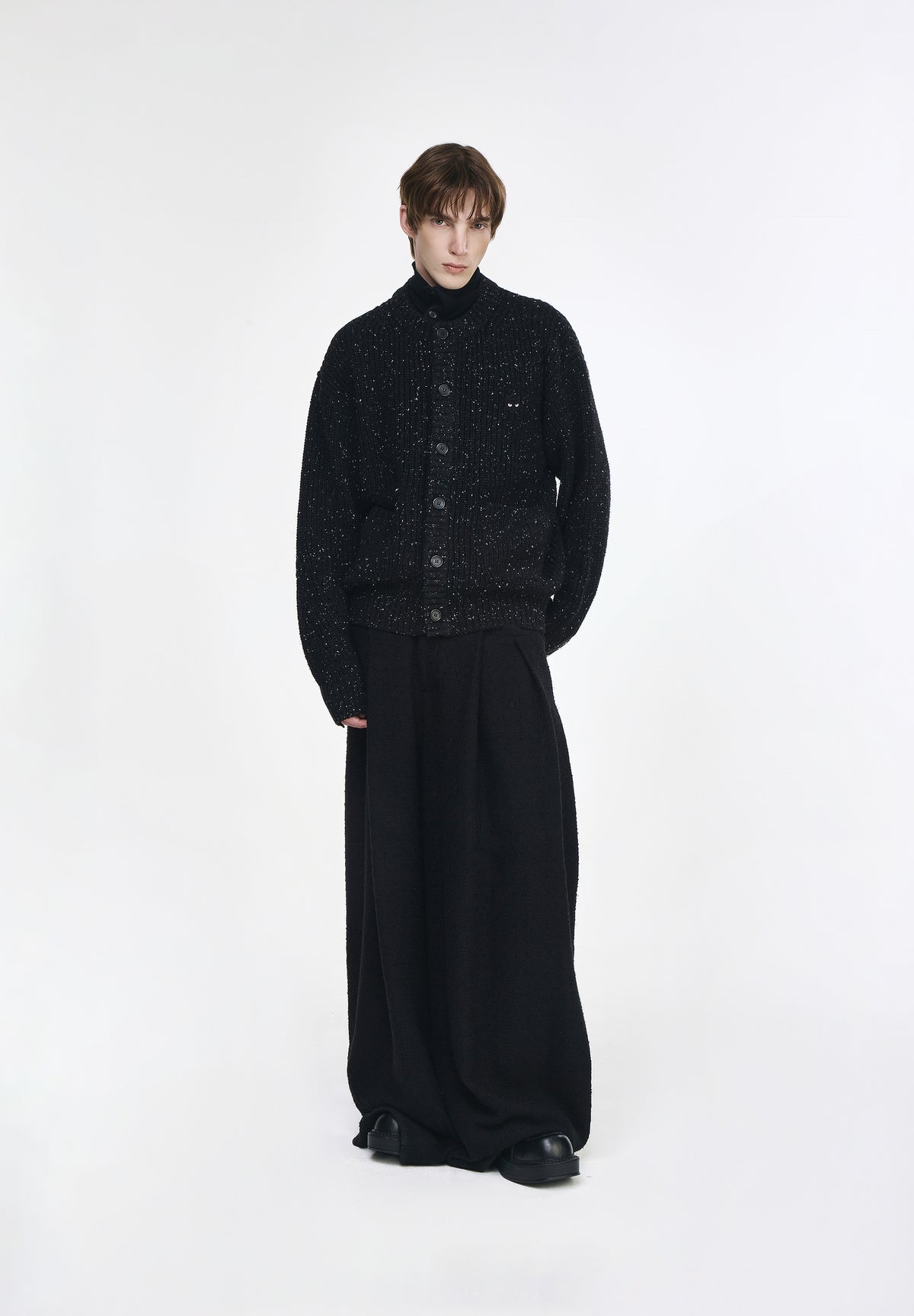 ZZERO PANTHER NEP ROUND NECK CARDIGAN