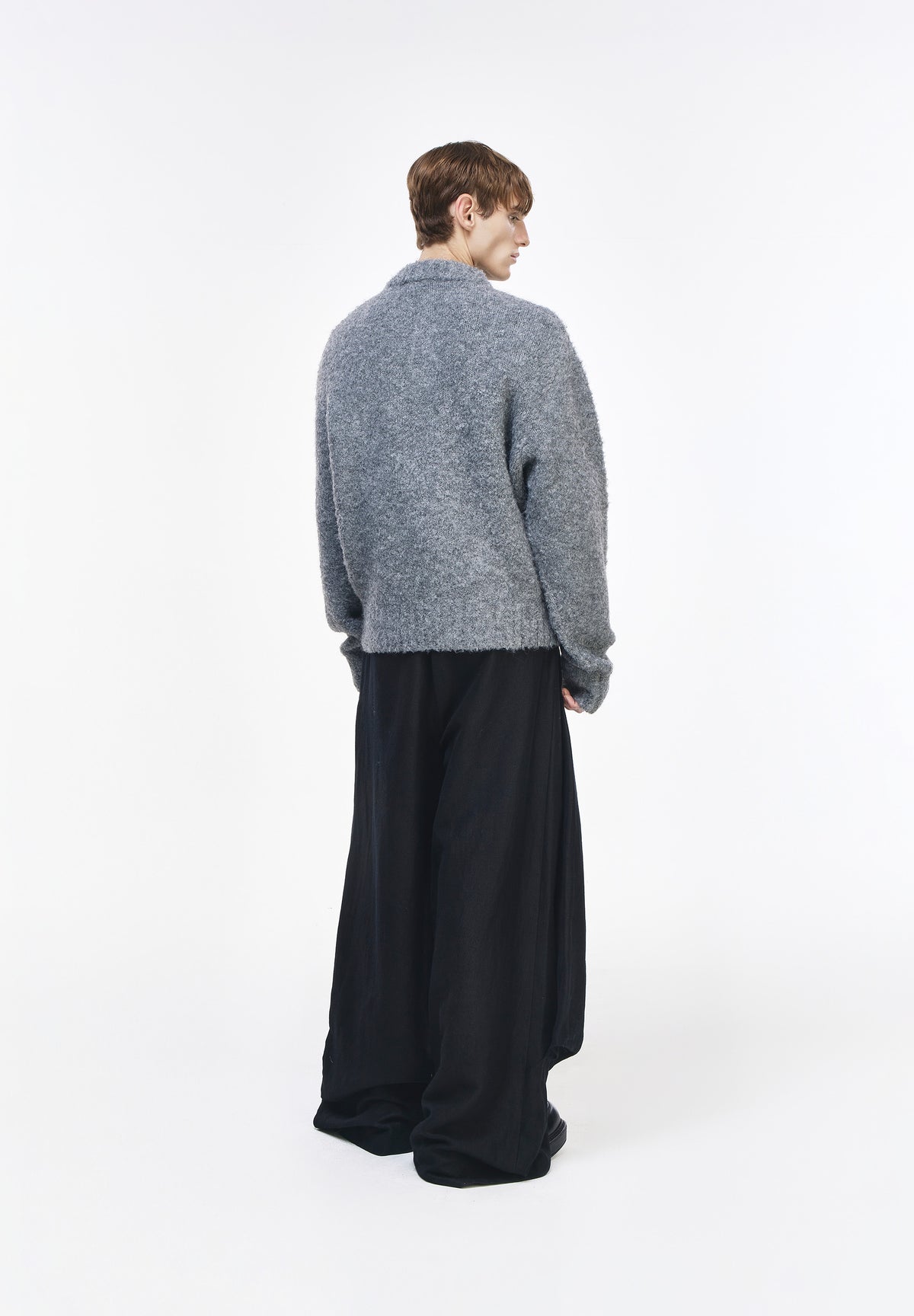 ZZERO BOUCLE ROUND NECK CARDIGAN