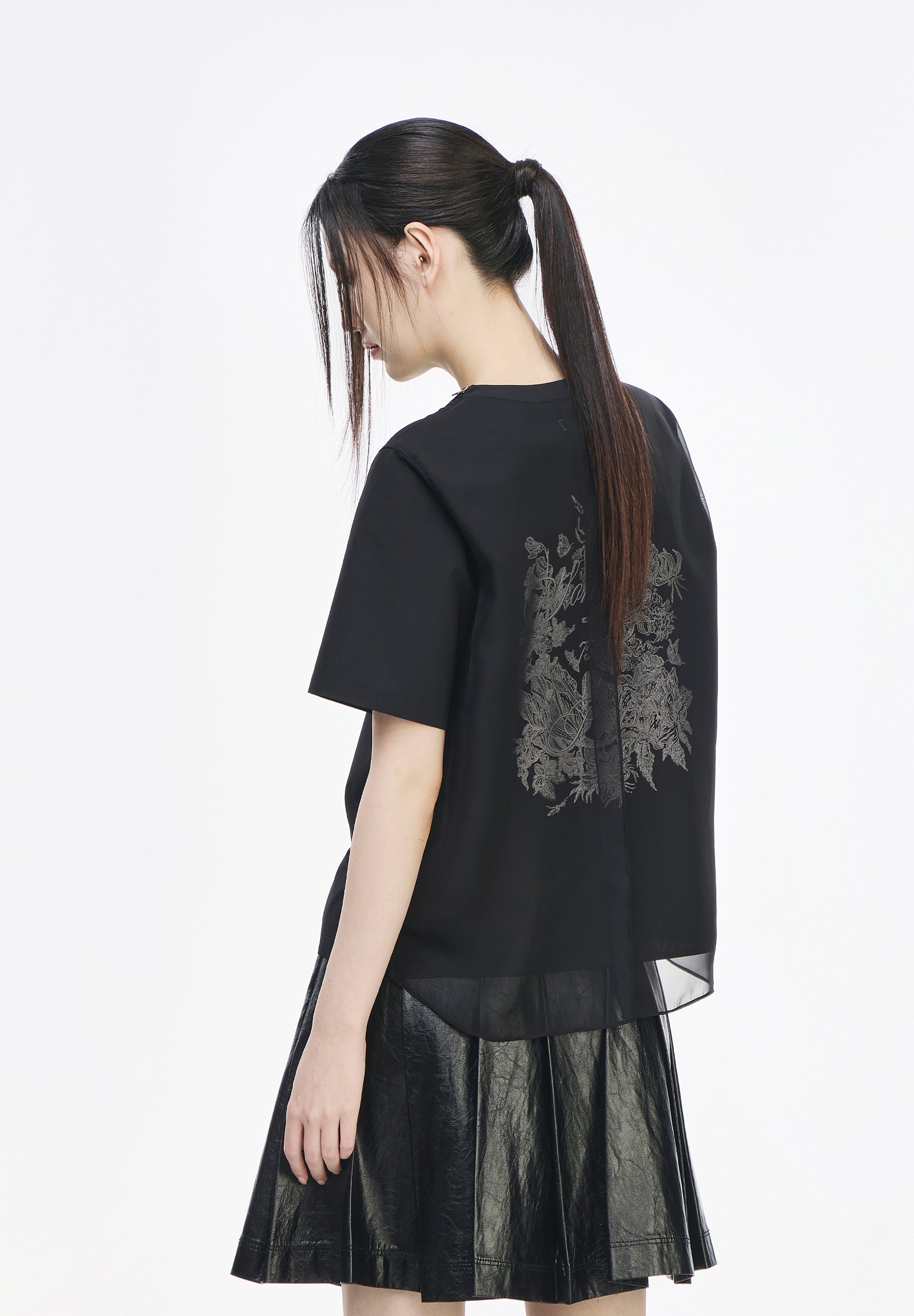 FLORAL EMBROIDERED VEILED TOP