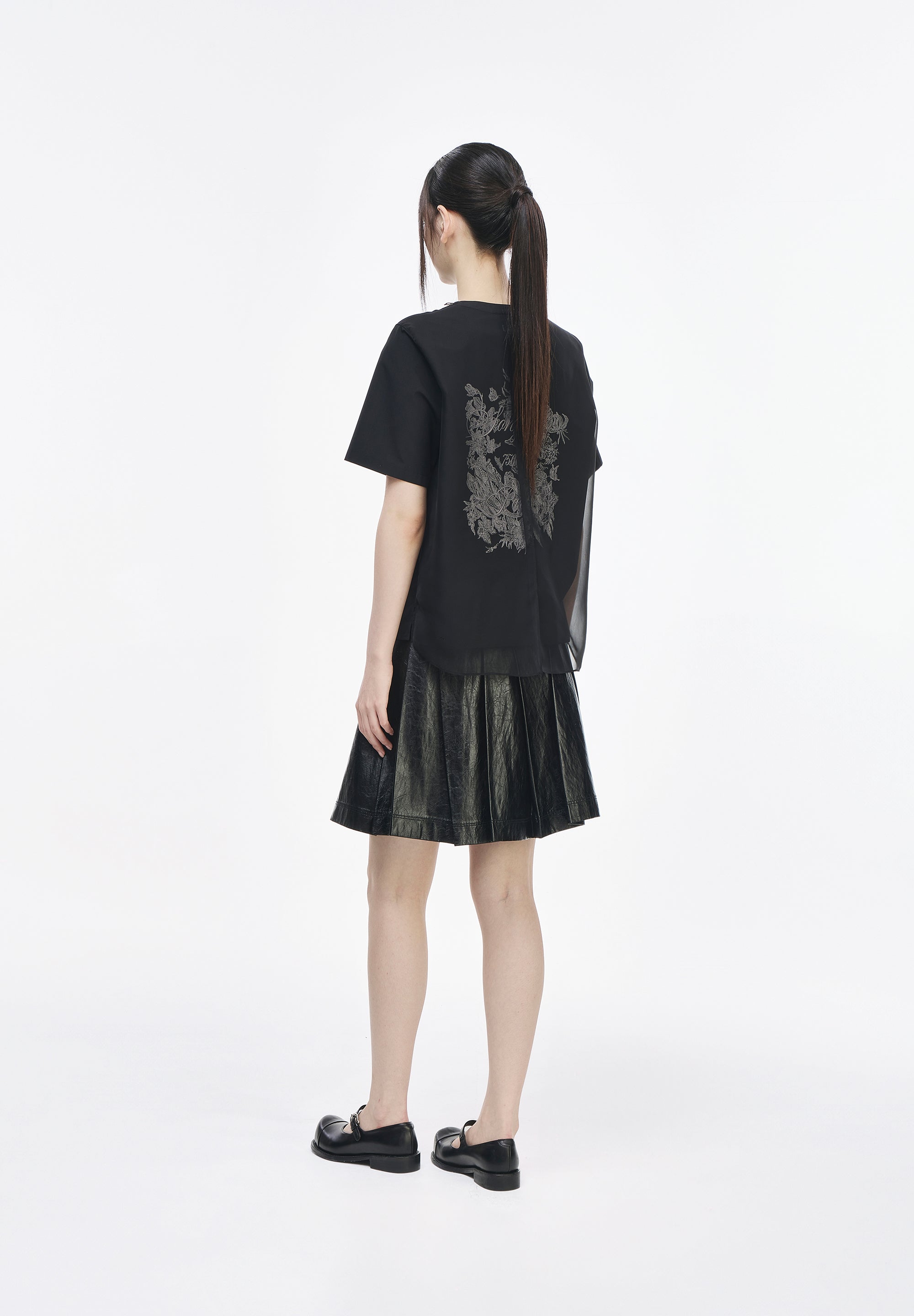 FLORAL EMBROIDERED VEILED TOP