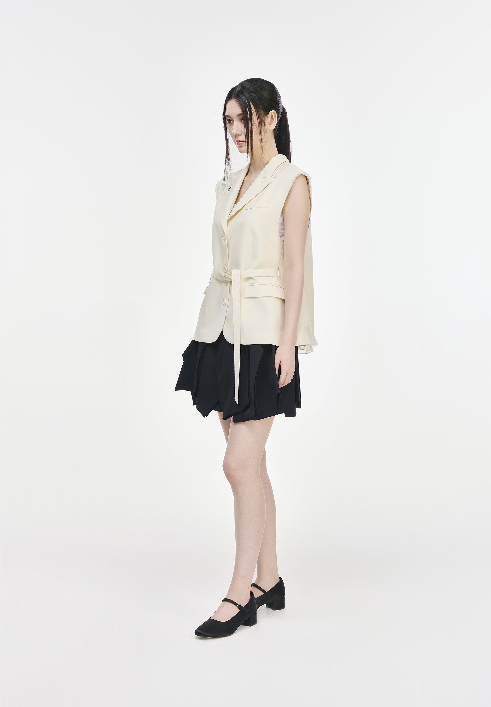 VEILED SLEEVELESS JACKET