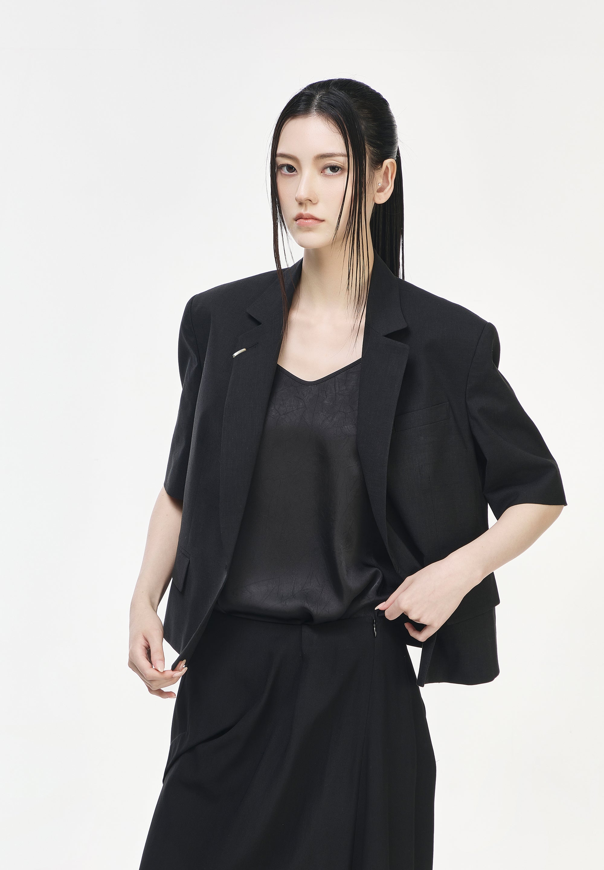 SONGZIO WOMAN CROP HALF SLEEVE JACKET
