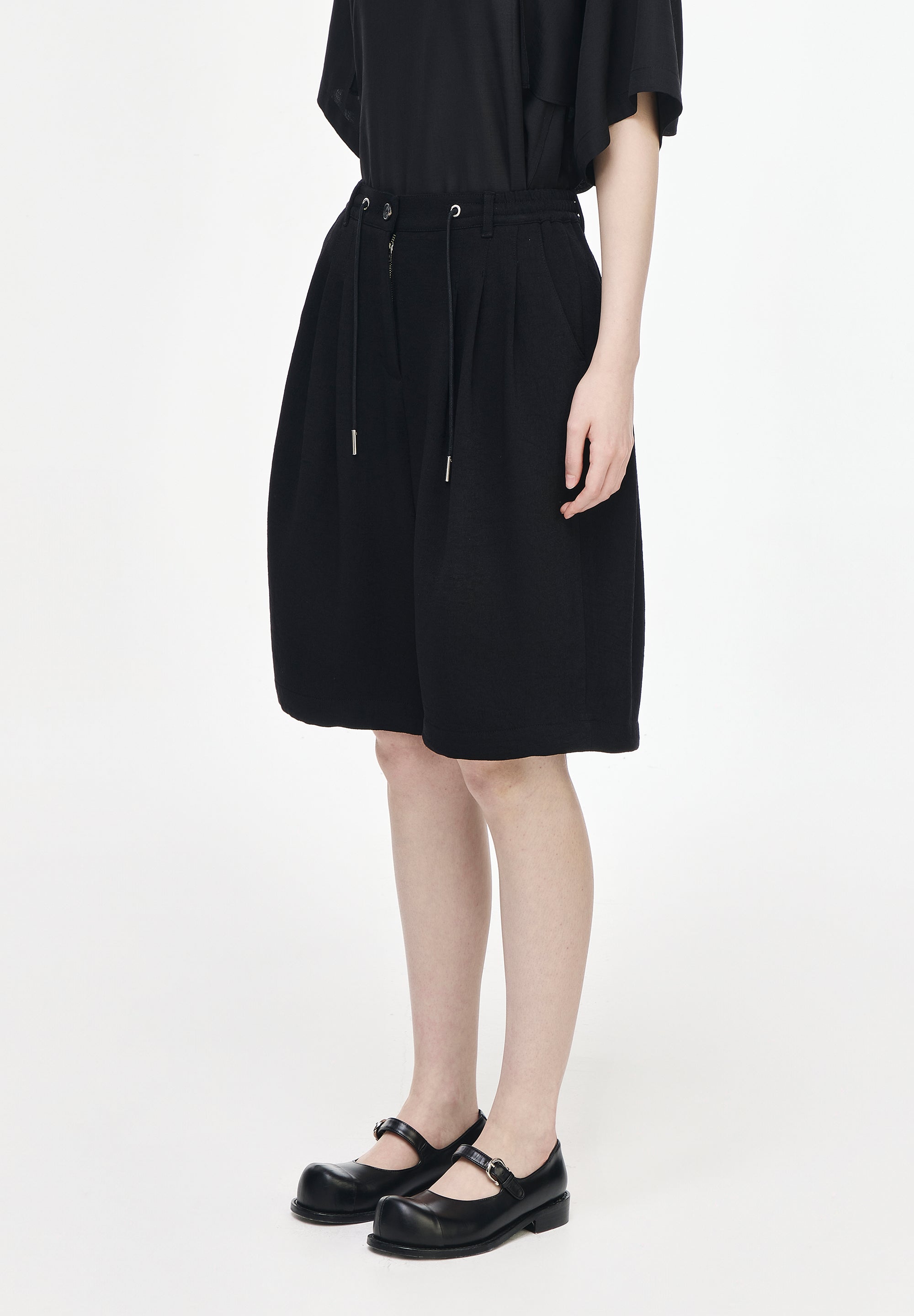 CREASE BALLOON SHORTS