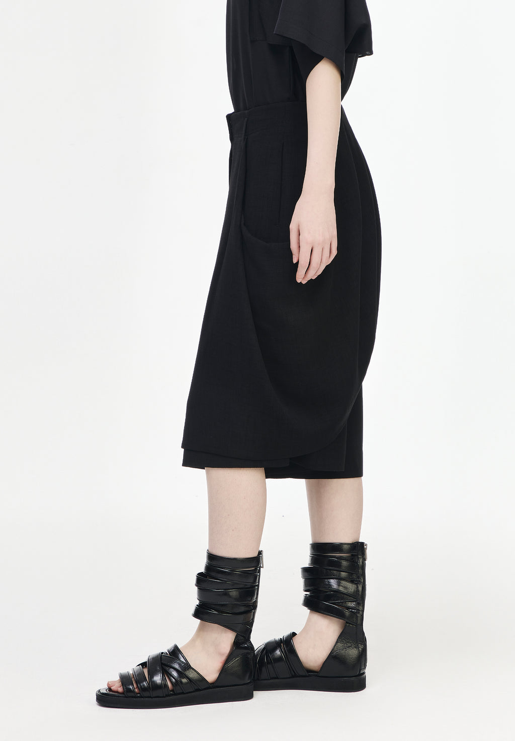 SONGZIO WOMAN CASECADE DRAPE SHORTS