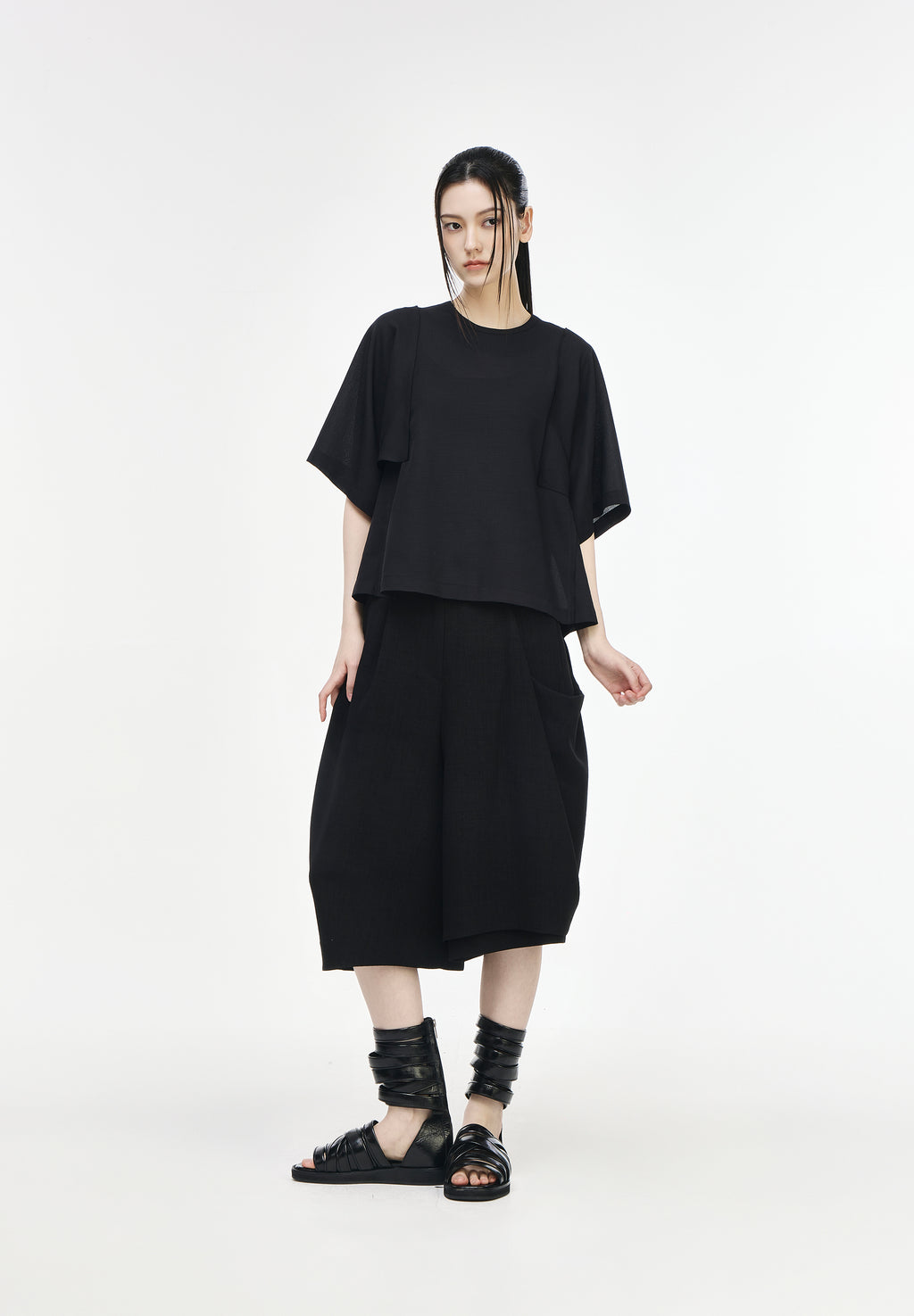 SONGZIO WOMAN CASECADE DRAPE SHORTS