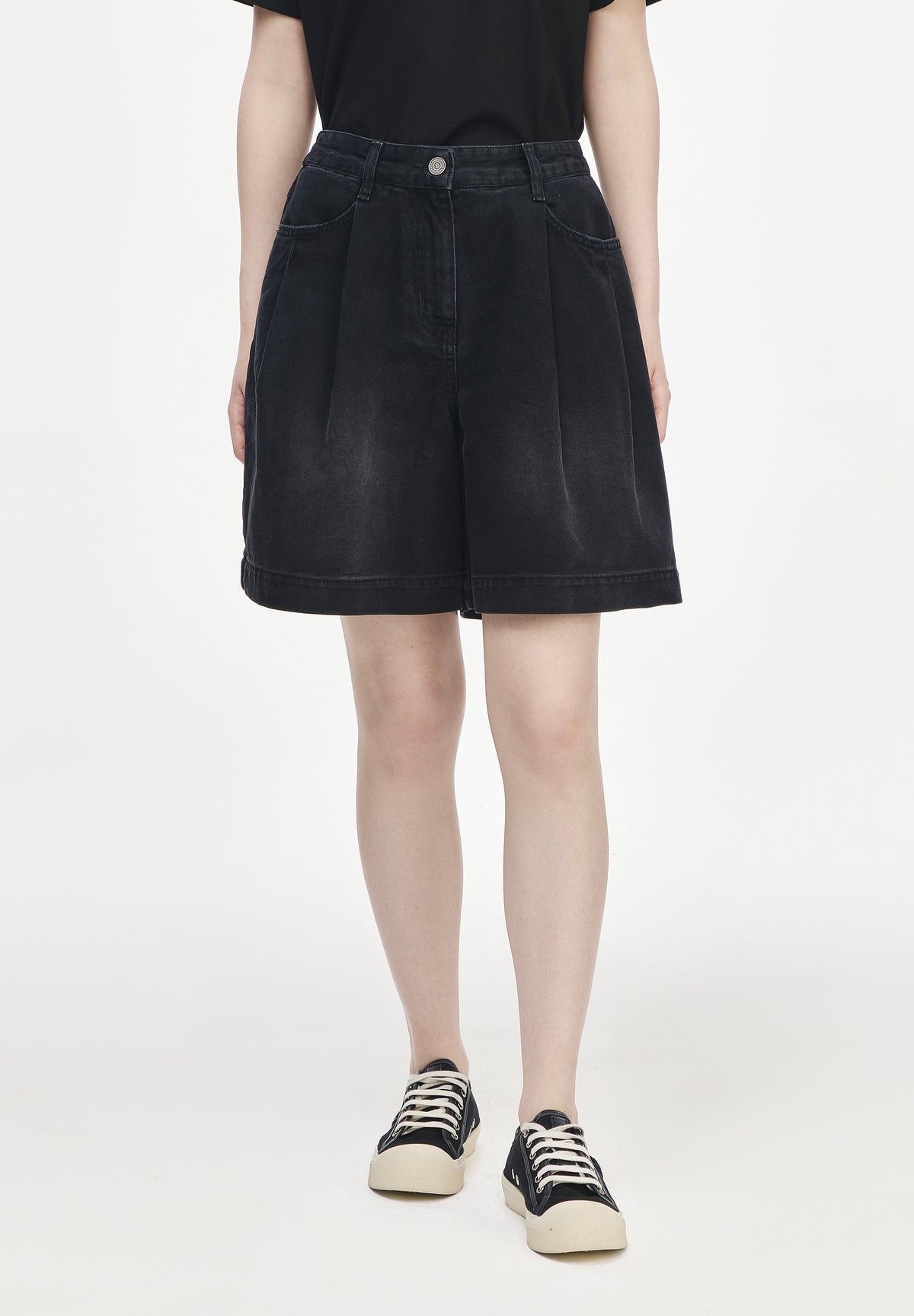 LEVEL VOLUME DENIM SHORTS