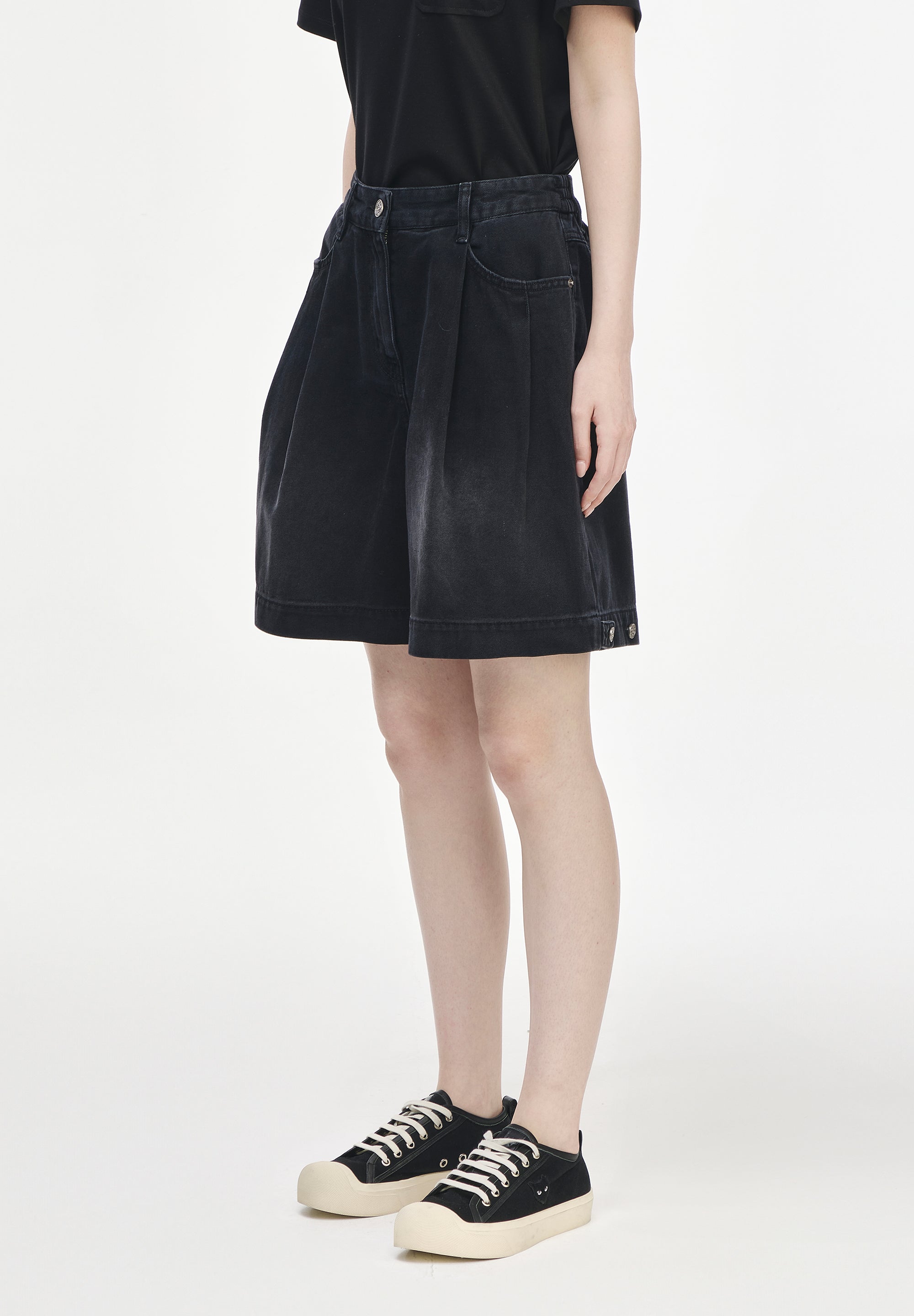 LEVEL VOLUME DENIM SHORTS