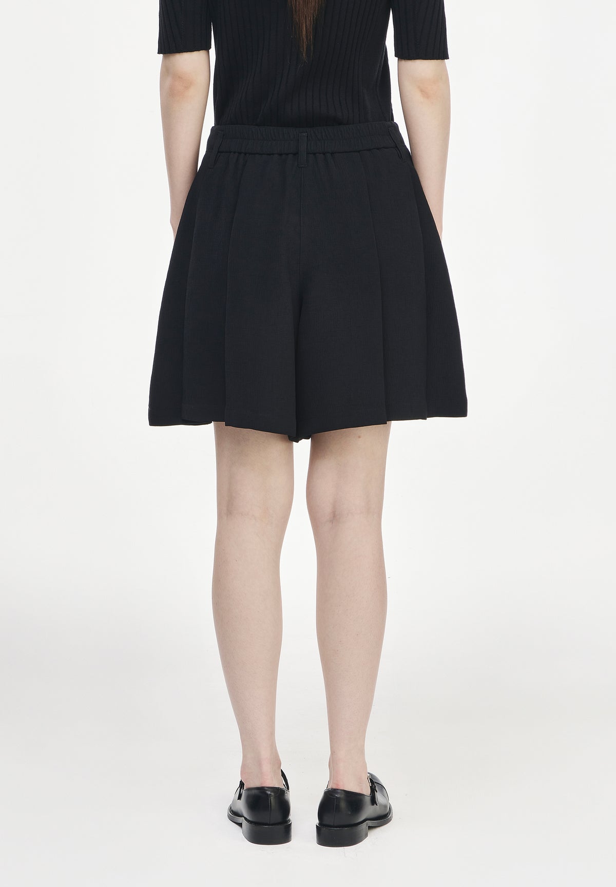 DEEP FOLD SET UP SHORTS