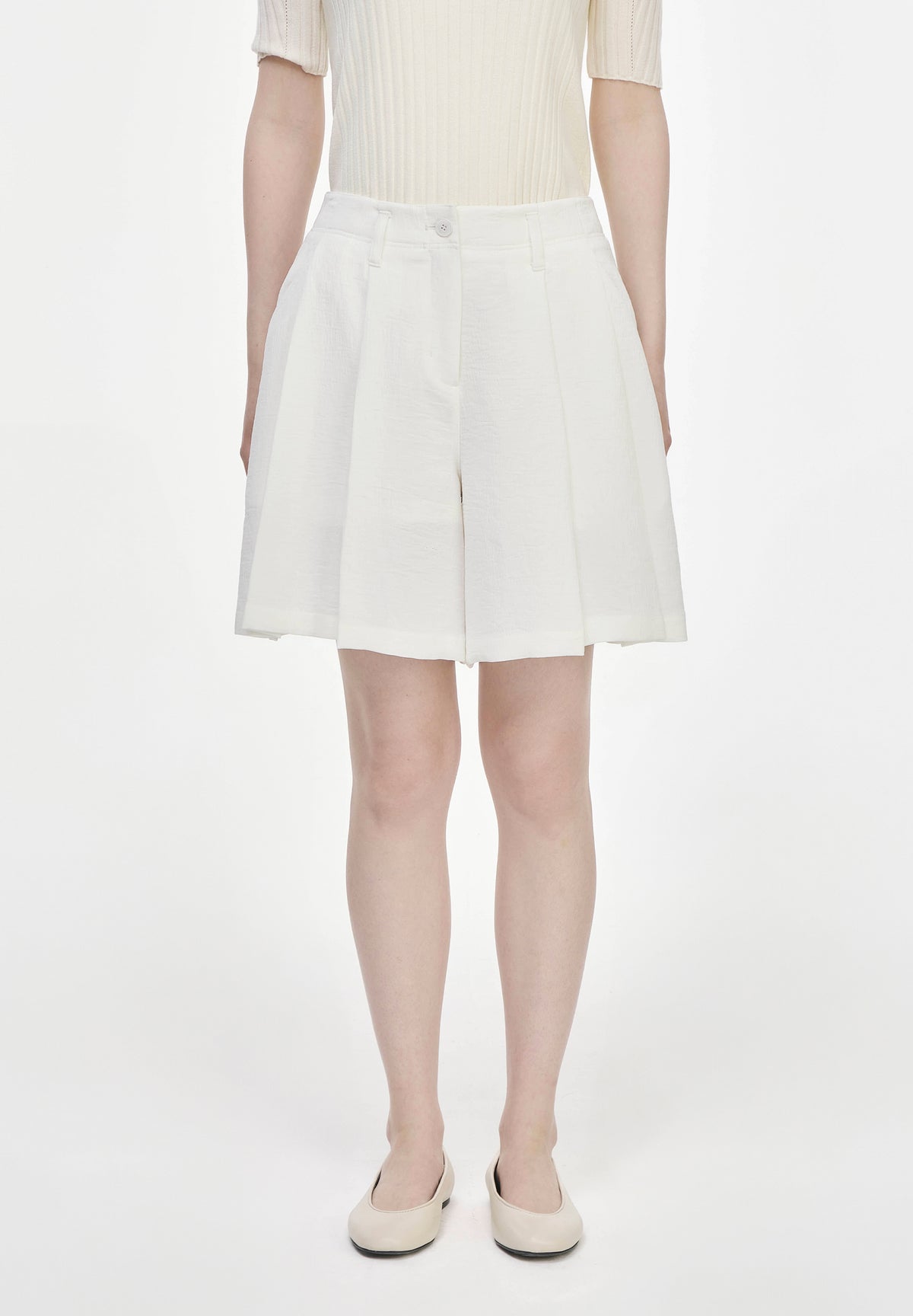 DEEP FOLD SET UP SHORTS