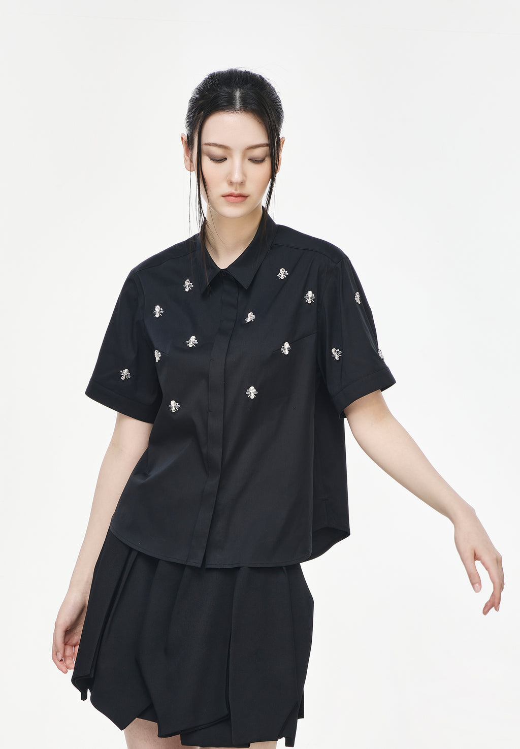 HONEYBEE APPLIQUE HALF SHIRT
