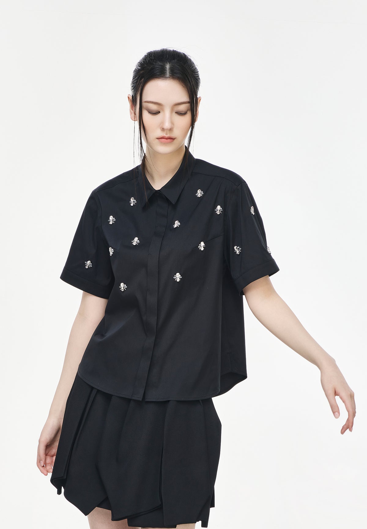 HONEYBEE APPLIQUE HALF SHIRT