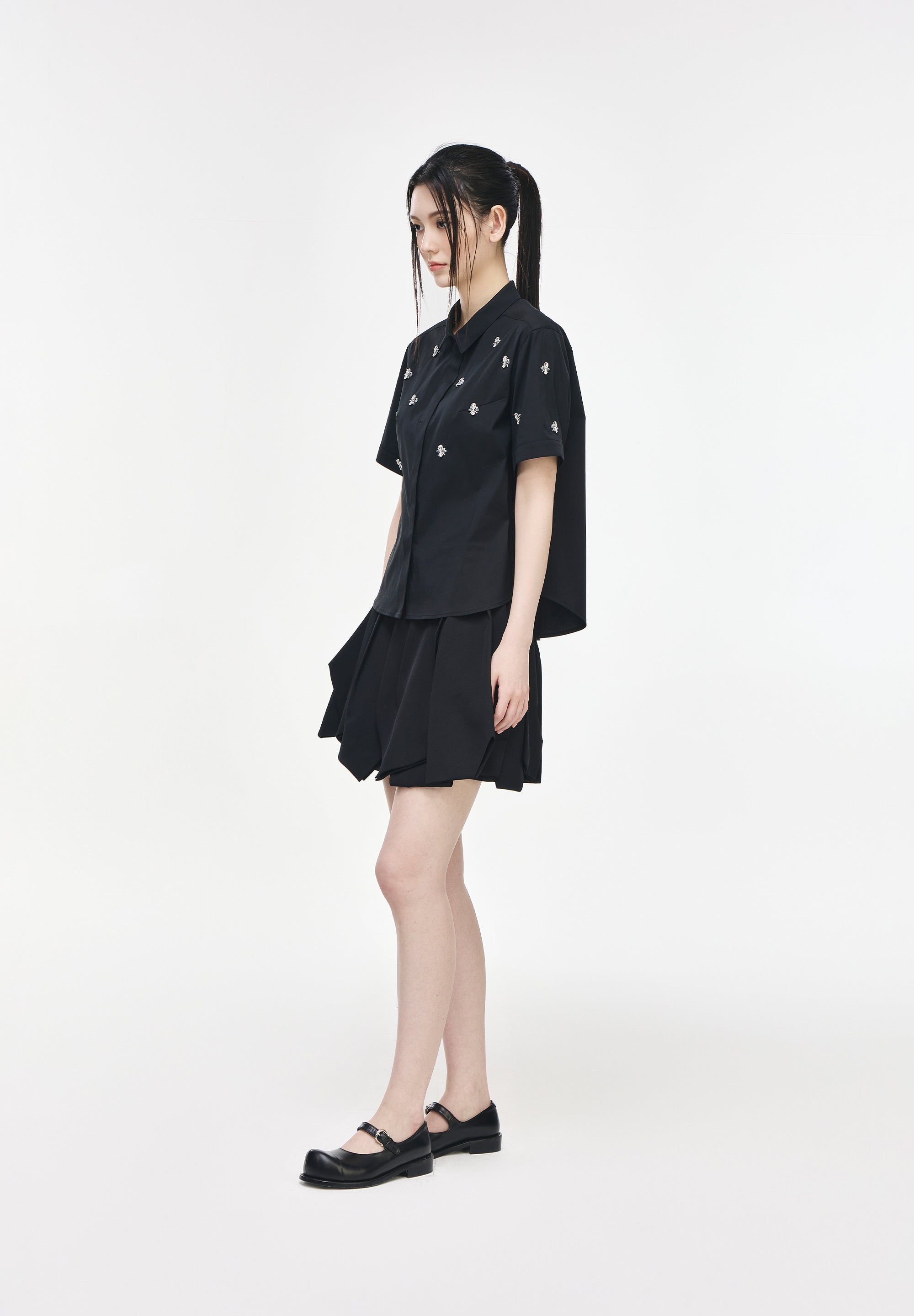 HONEYBEE APPLIQUE HALF SHIRT