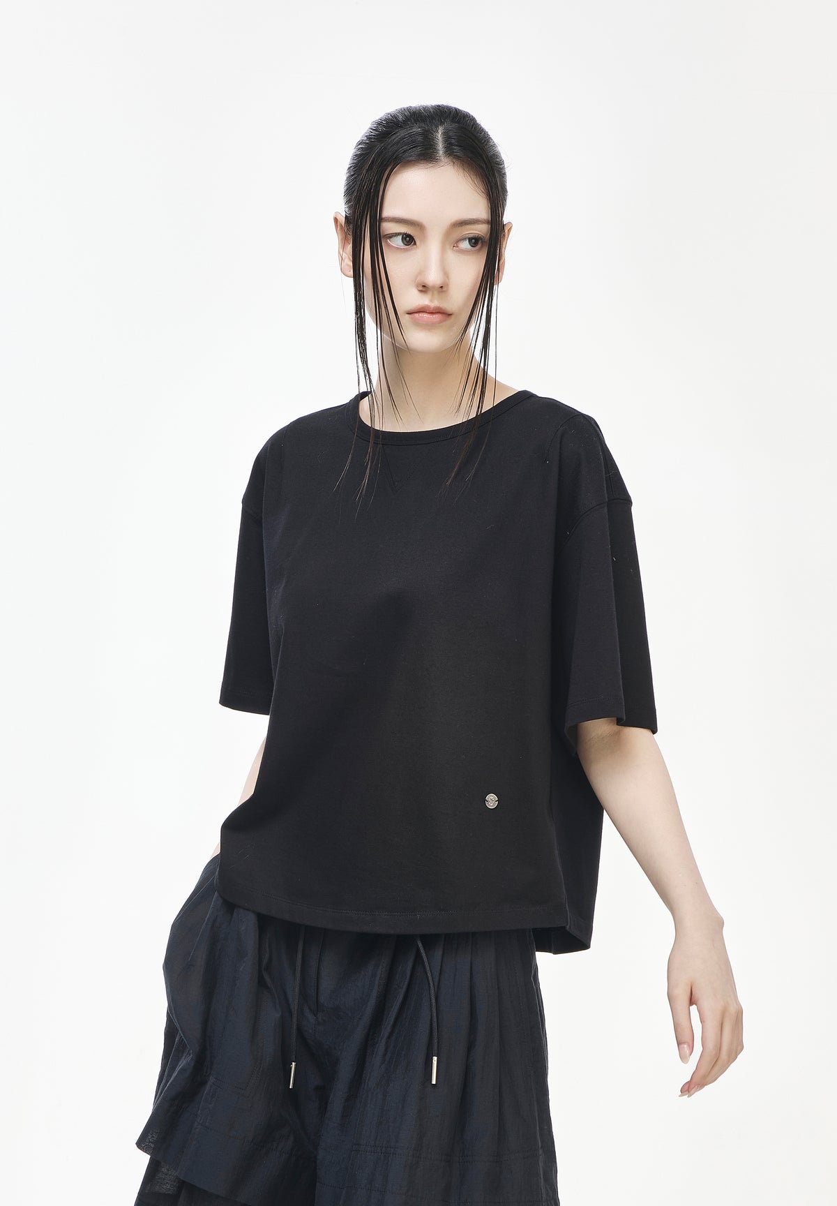 FLORAL EMBROIDERED T SHIRT