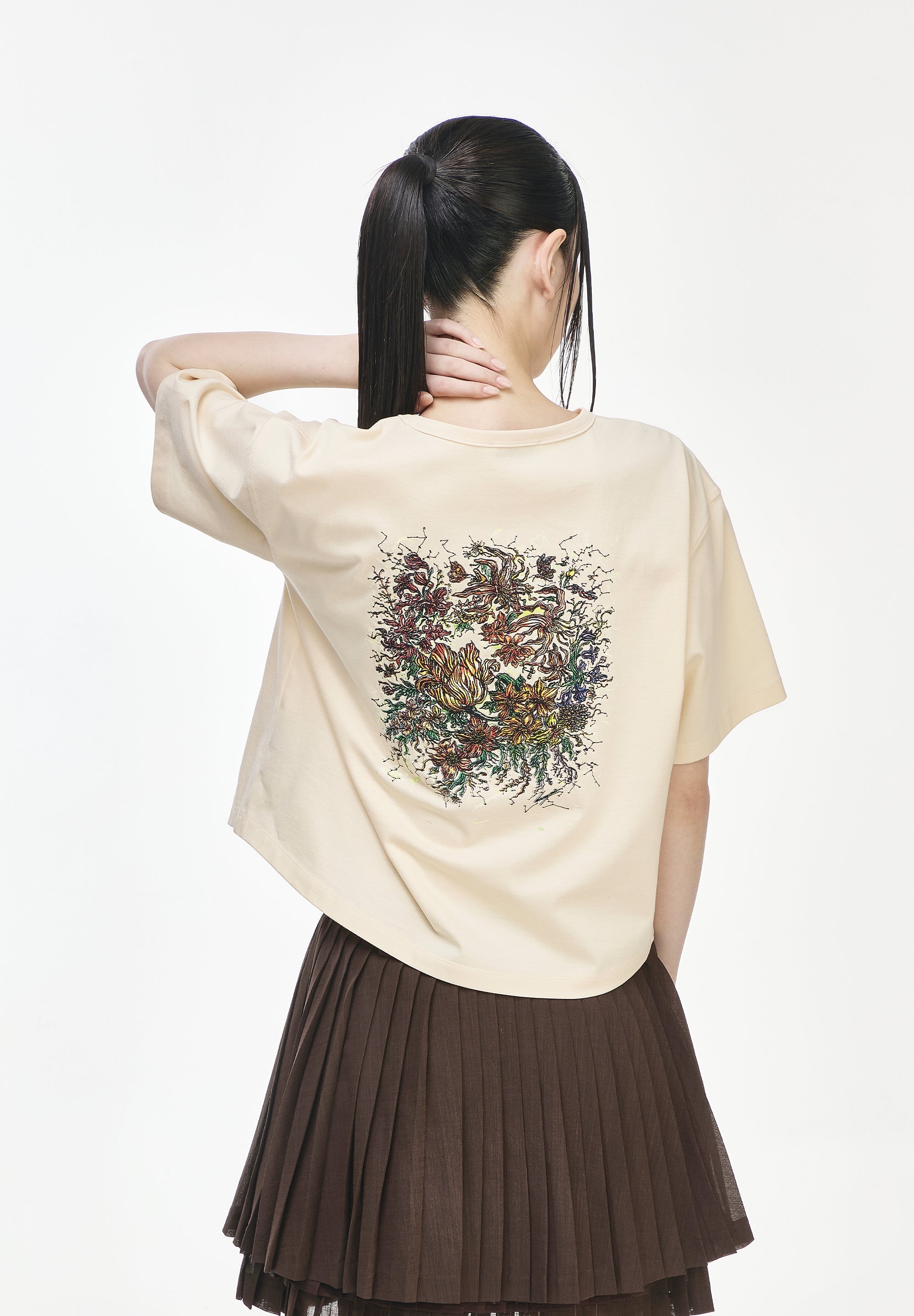 FLORAL EMBROIDERED T SHIRT