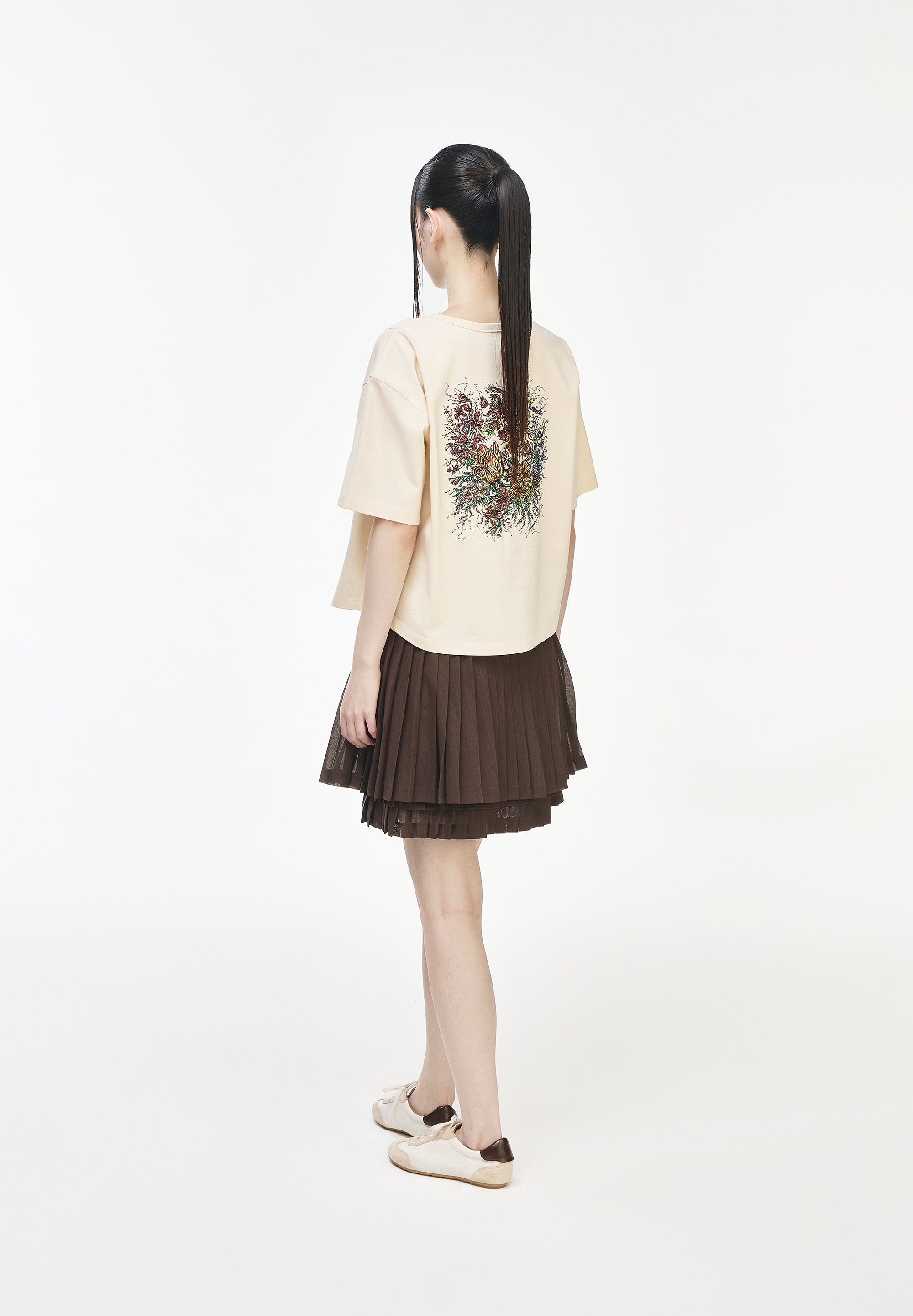 FLORAL EMBROIDERED T SHIRT