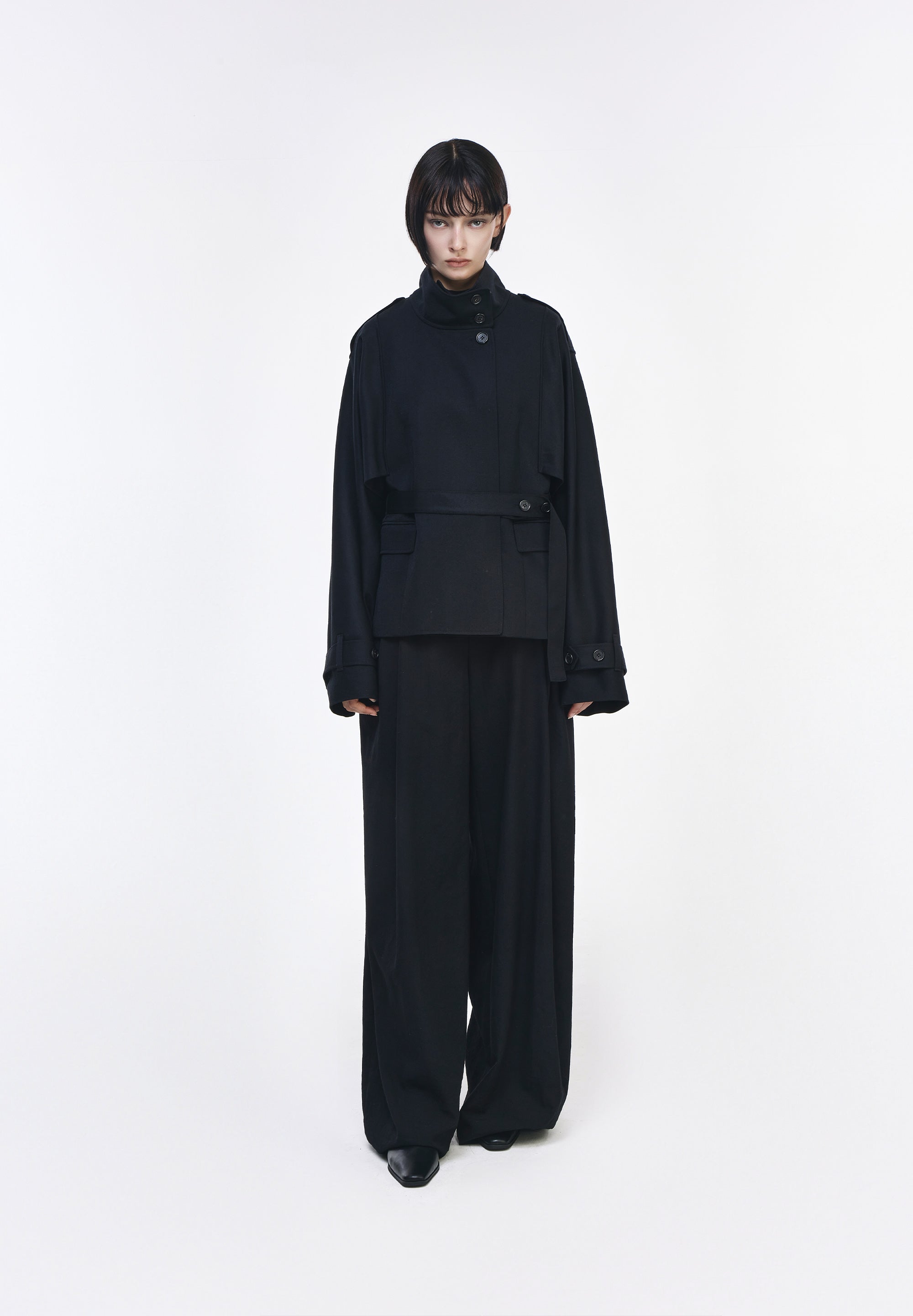 ORIENTAL SHORT TRENCH