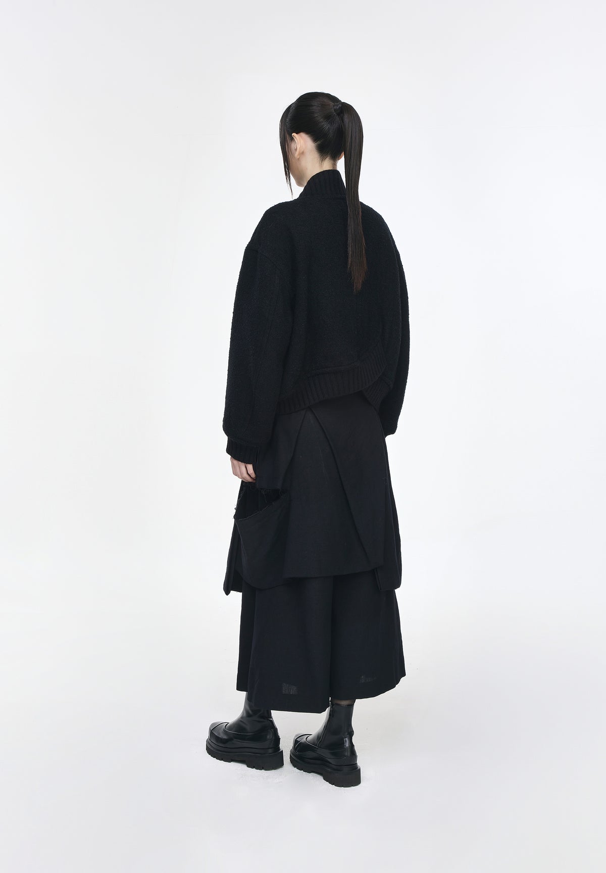 CONCAVE BOUCLE SHAWL JUMPER