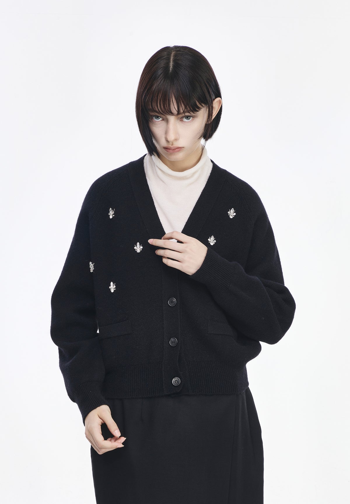 LUMIERE DEEP CUT CARDIGAN