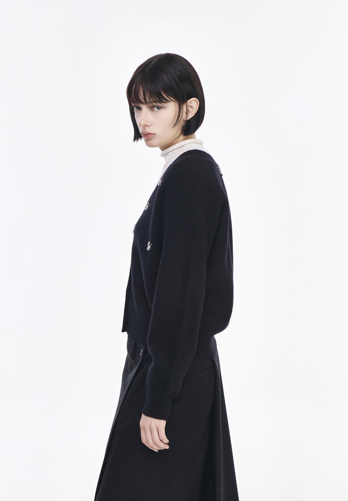 LUMIERE DEEP CUT CARDIGAN