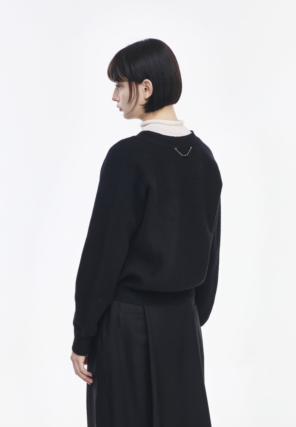 LUMIERE DEEP CUT CARDIGAN