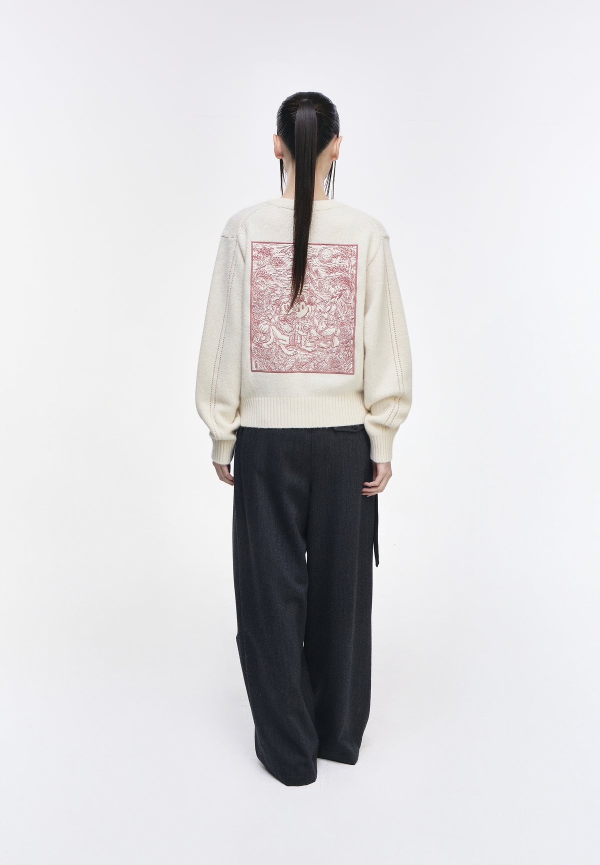 MINHWA FRIENDS  ROUND NECK KNIT