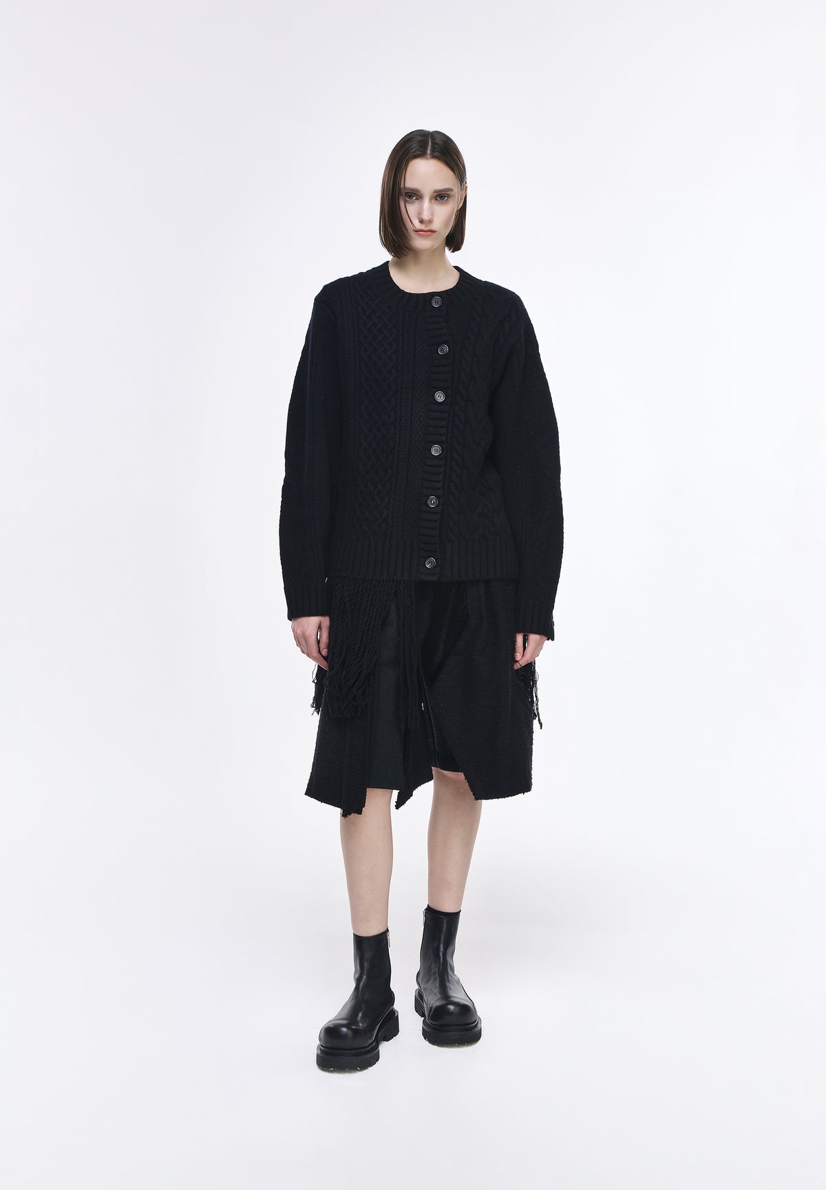 PLASTRON ROUND NECK CARDIGAN
