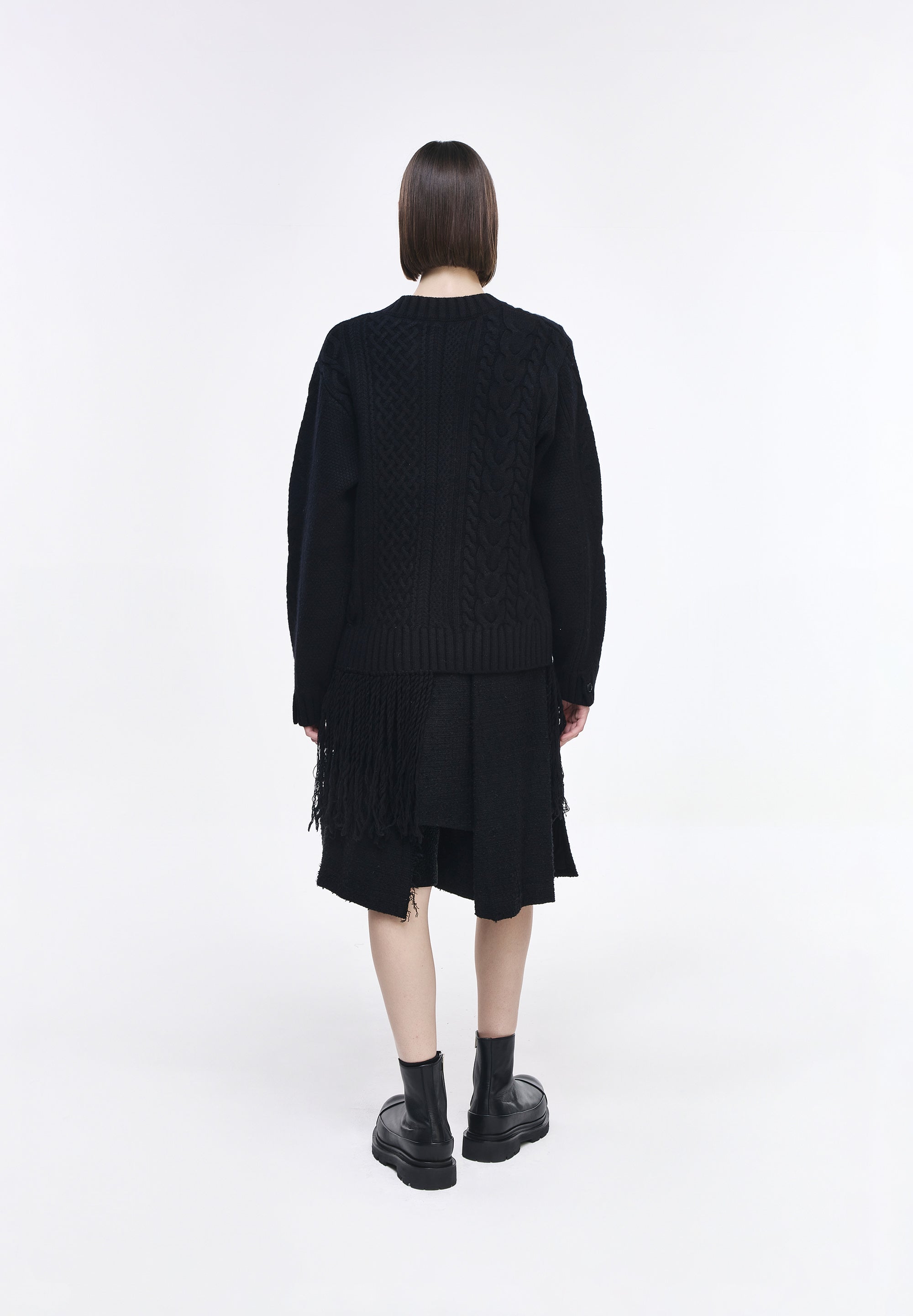 PLASTRON ROUND NECK CARDIGAN