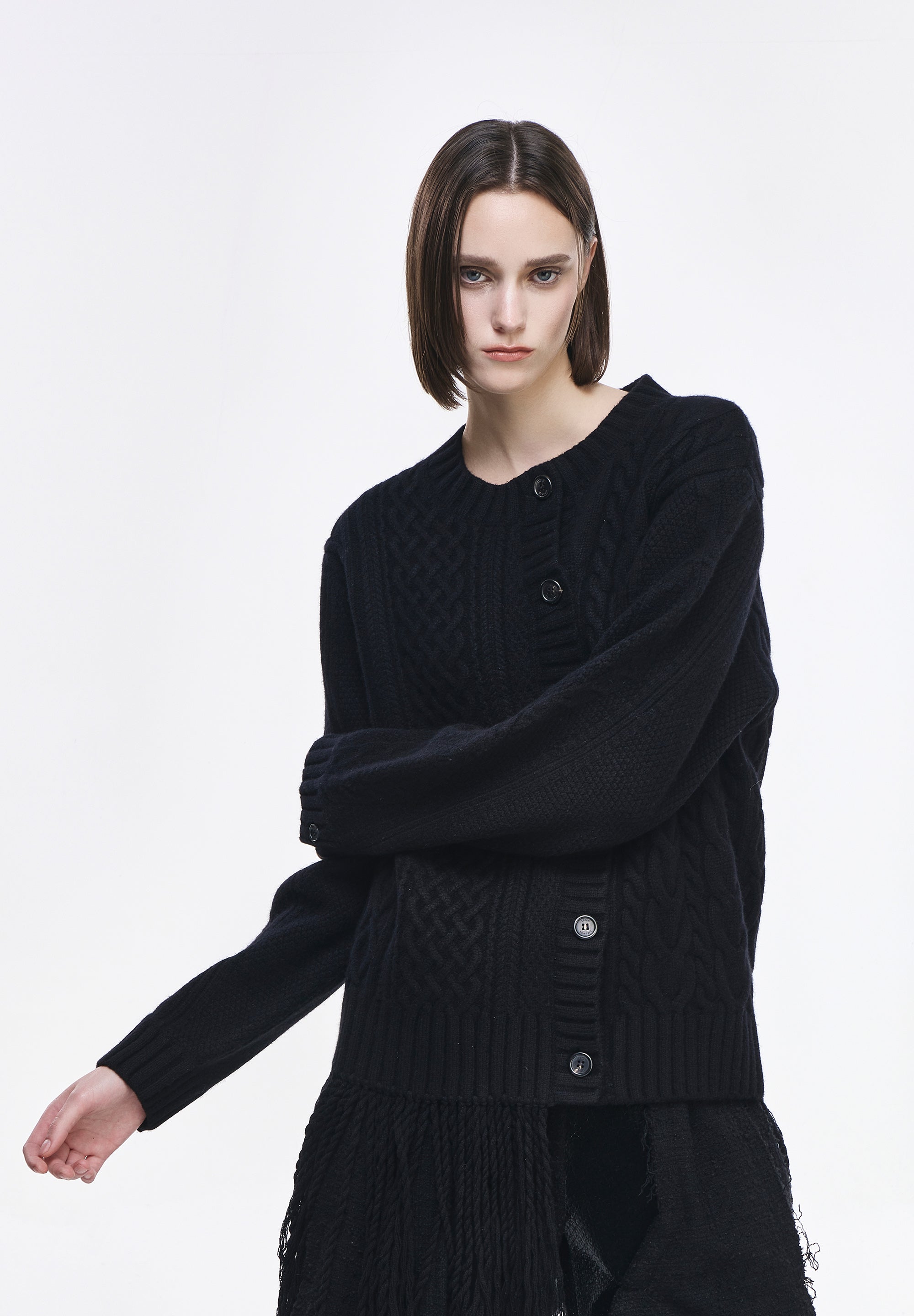 PLASTRON ROUND NECK CARDIGAN
