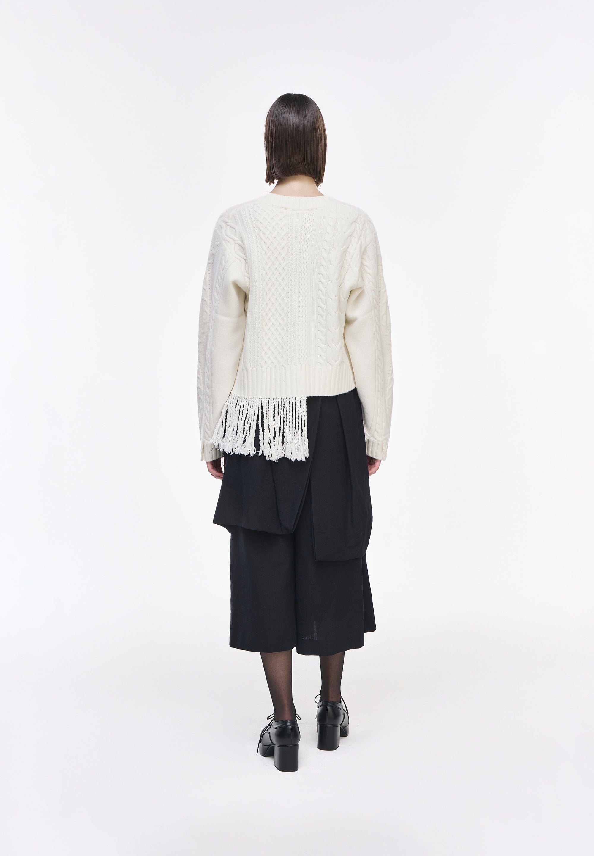 PLASTRON ROUND NECK CARDIGAN
