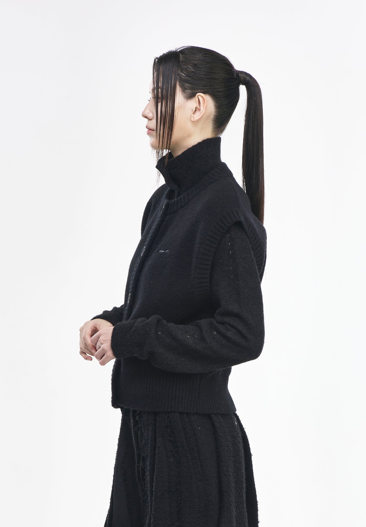 BENEDICTION ROUND NECK KNIT VEST
