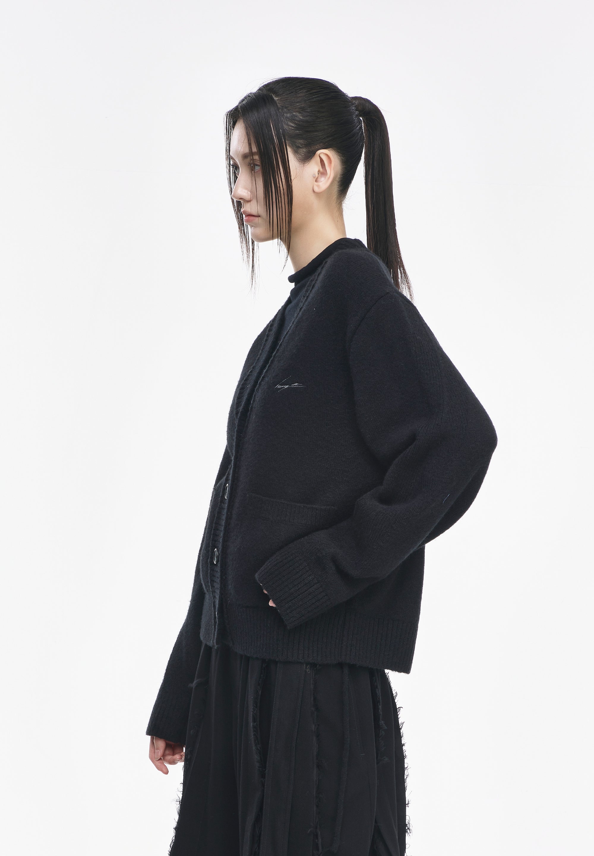 BENEDICTION V NECK CARDIGAN