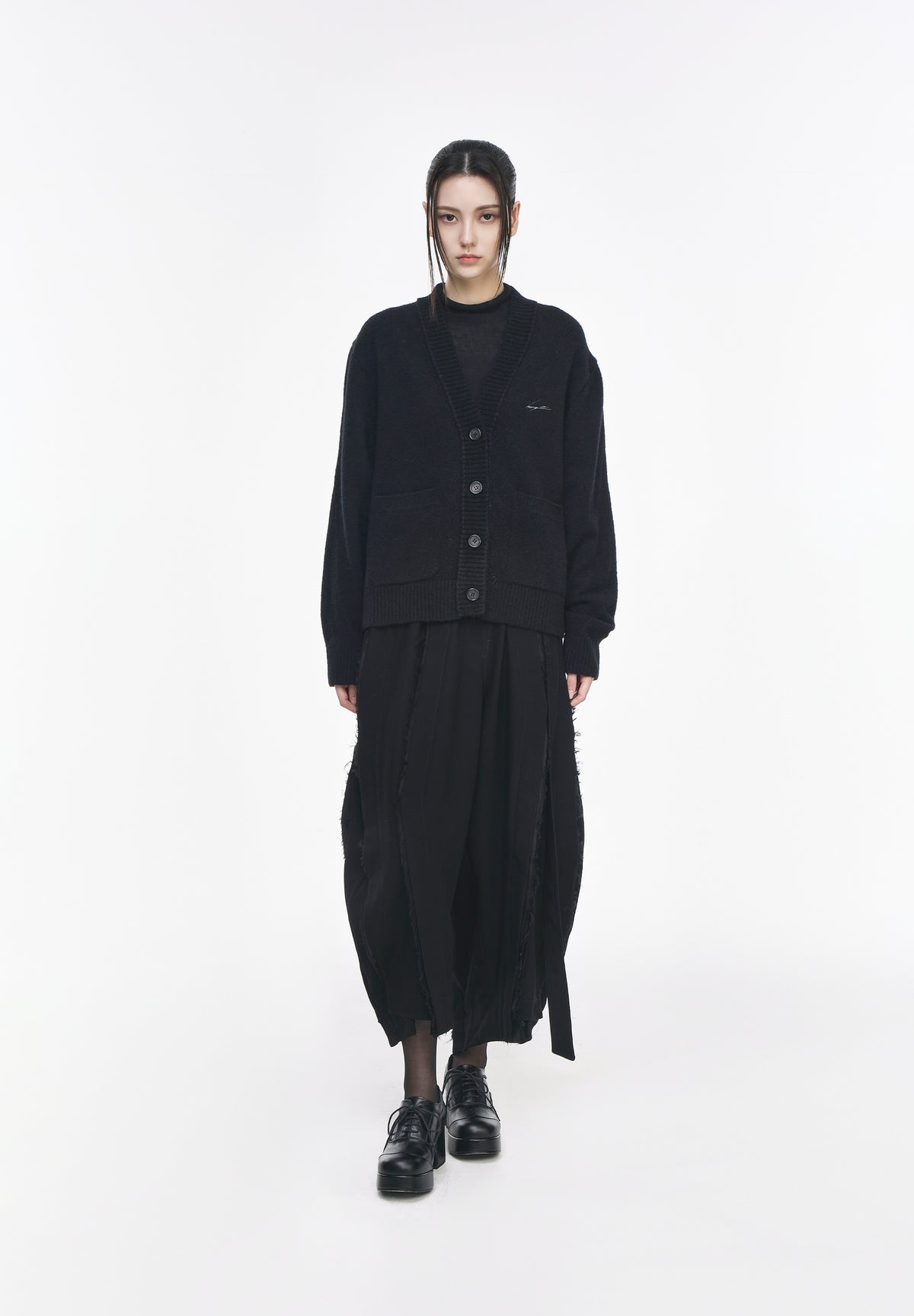 BENEDICTION V NECK CARDIGAN