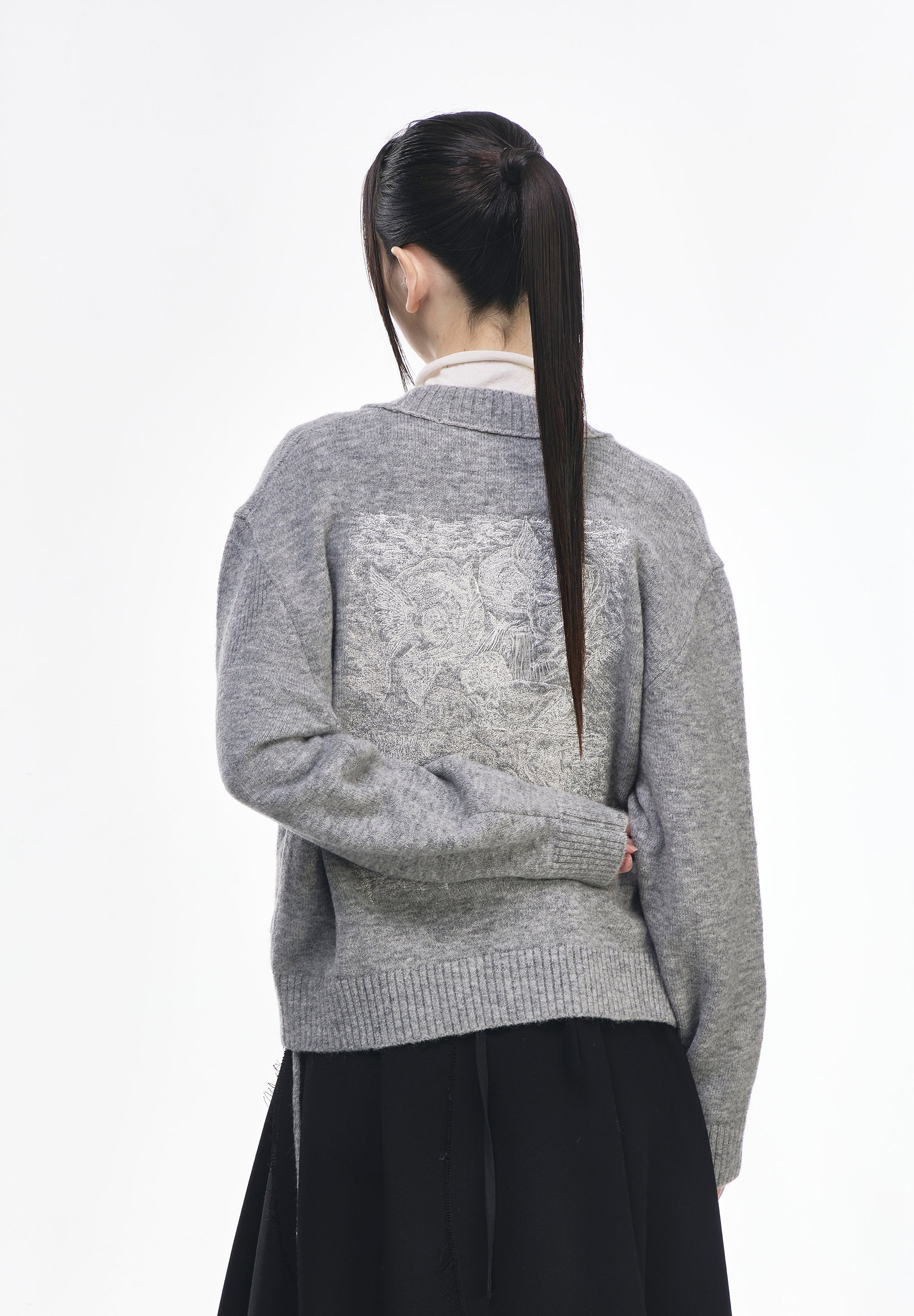 CHARIOT EMBROIDERED V NECK CARDIGAN