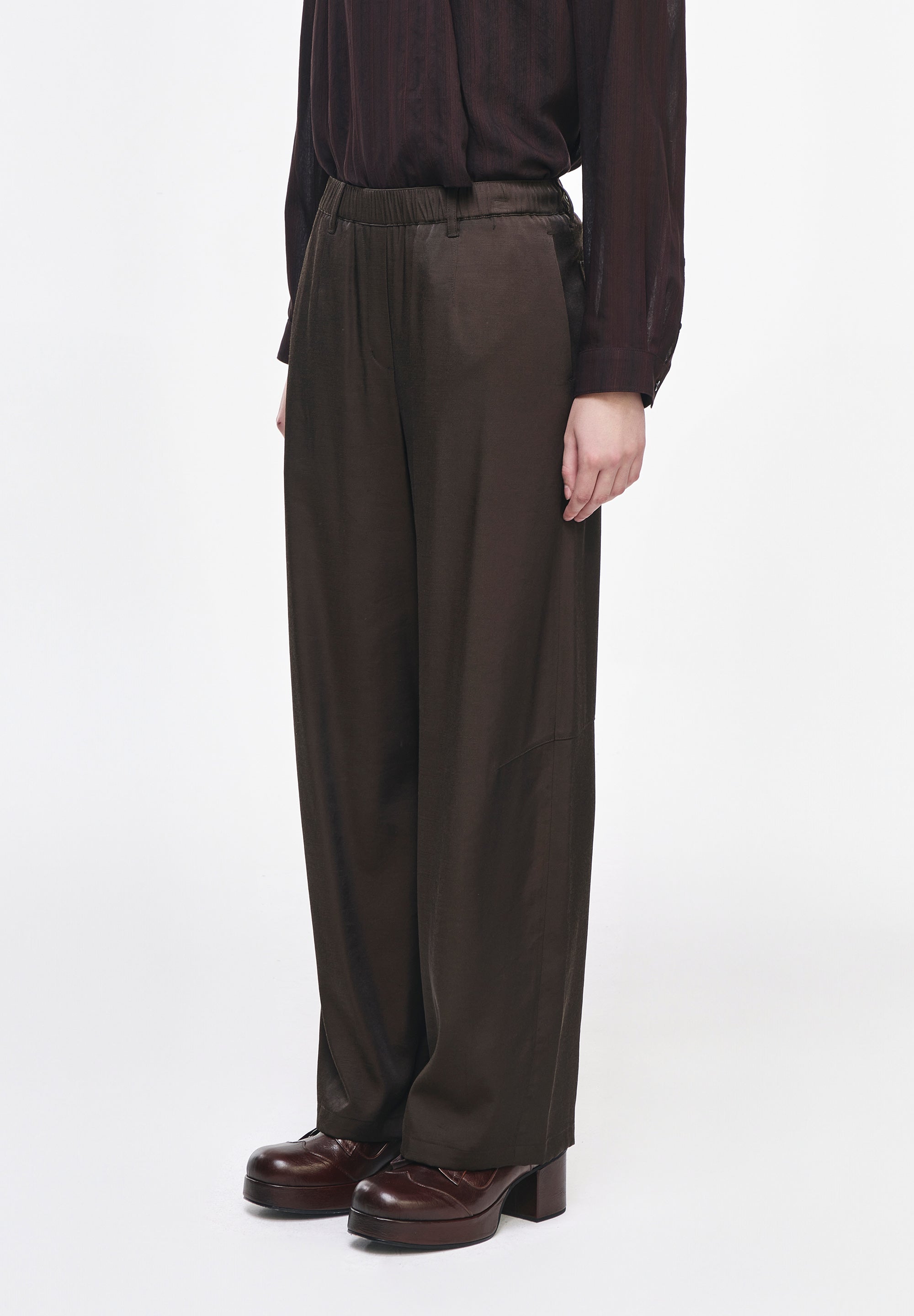 CURVED WIDE PANTS