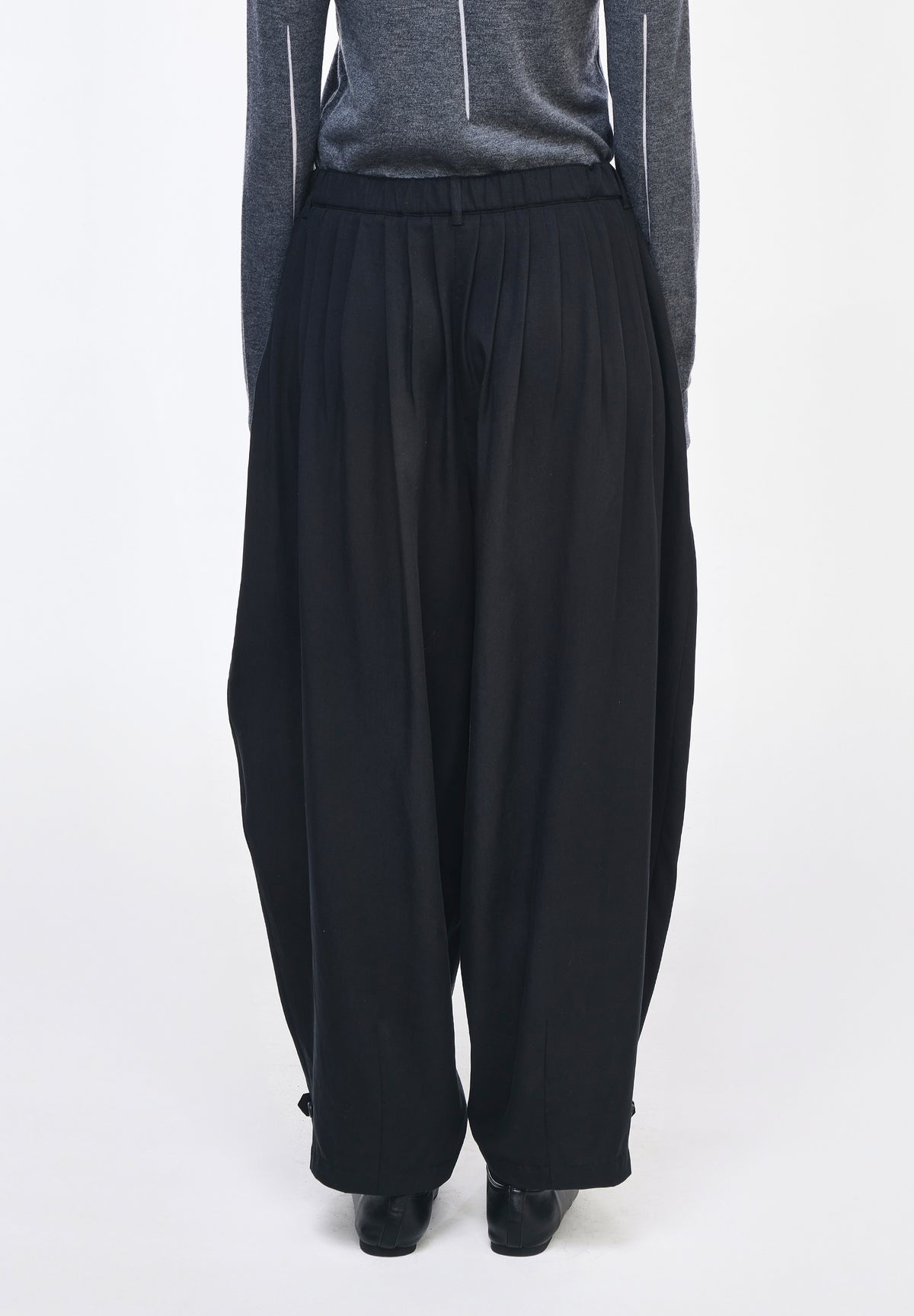 MULTI PLEATS BALLOON PANTS
