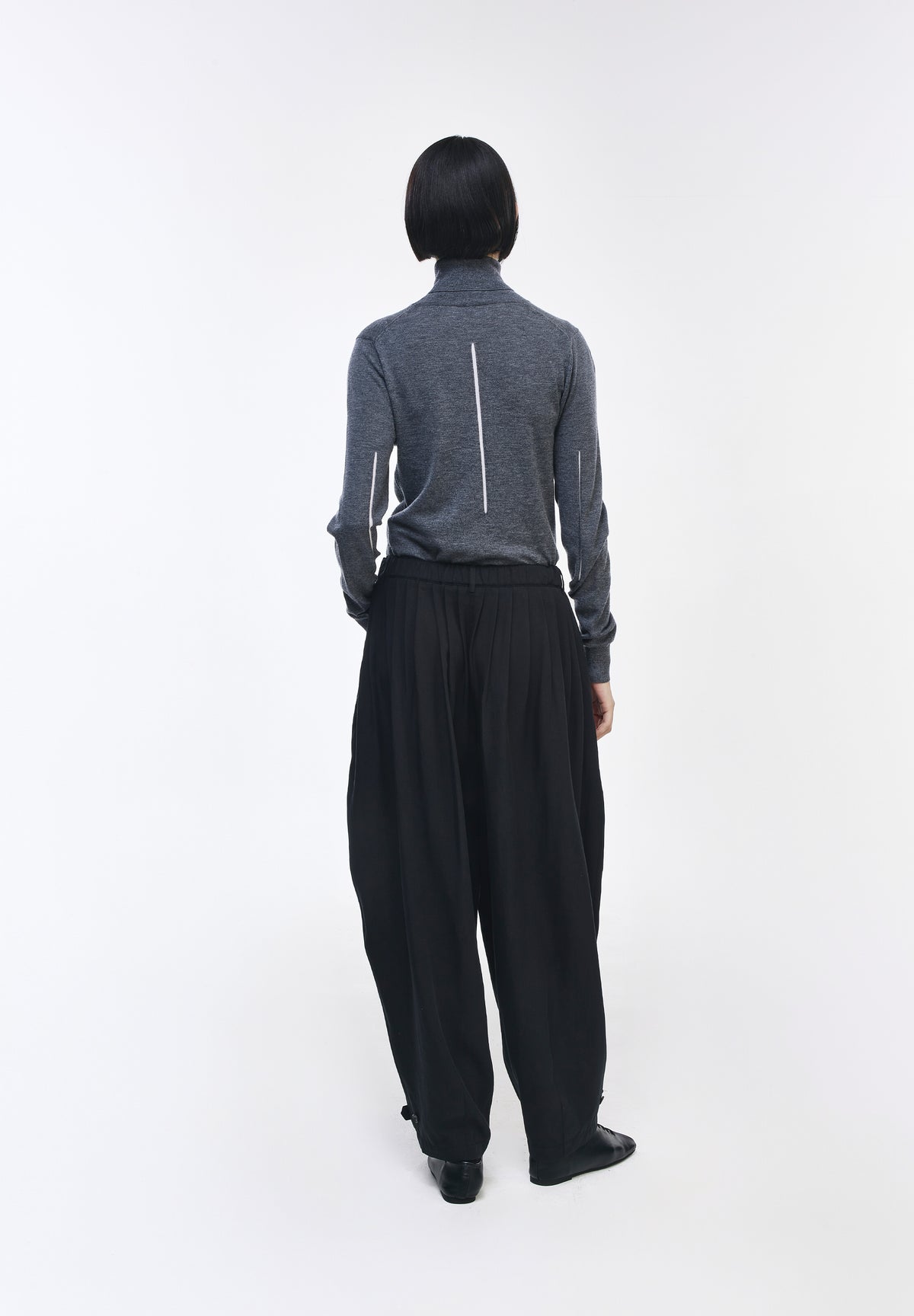 MULTI PLEATS BALLOON PANTS