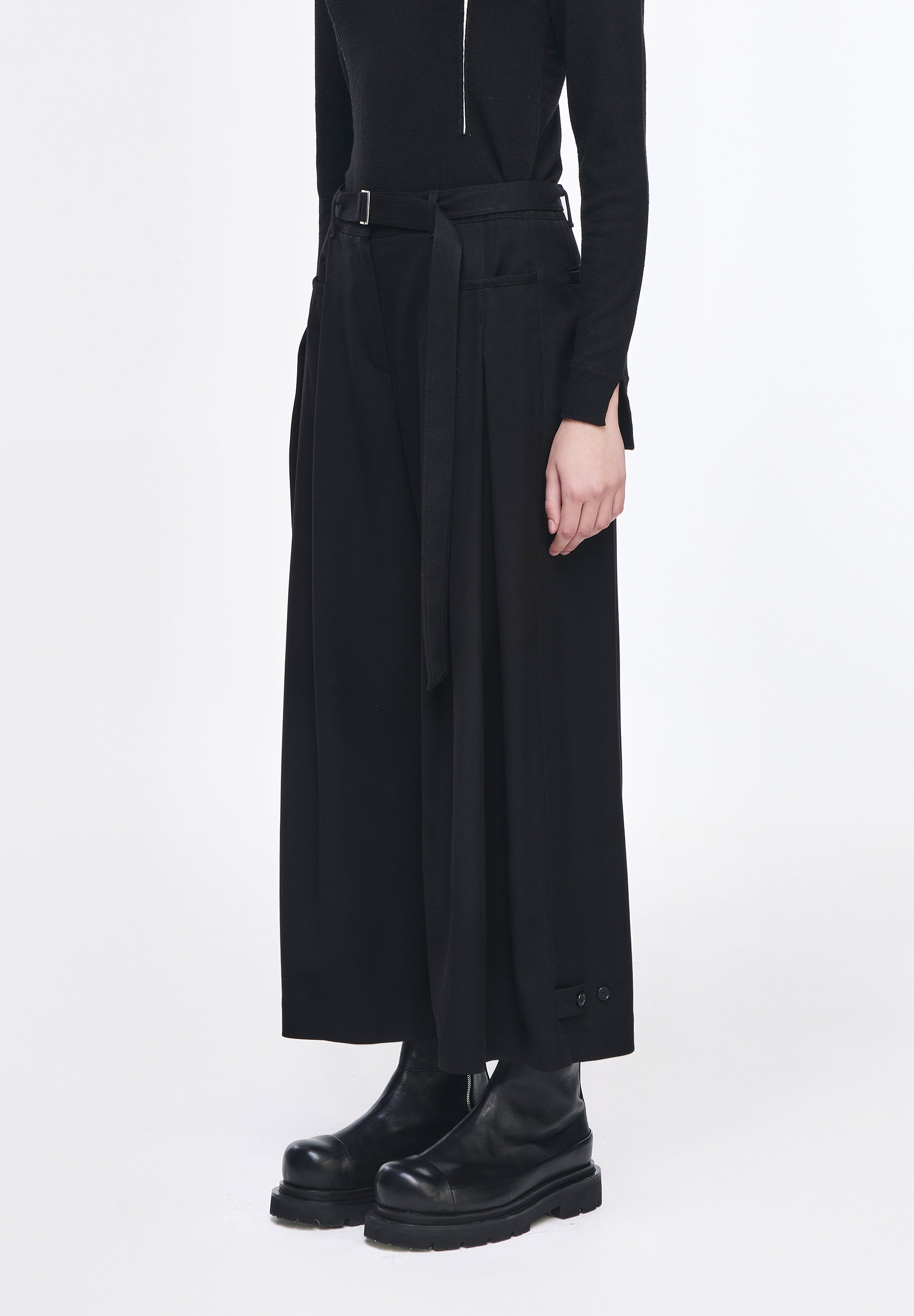 CROSS TUCK CROP WIDE PANTS