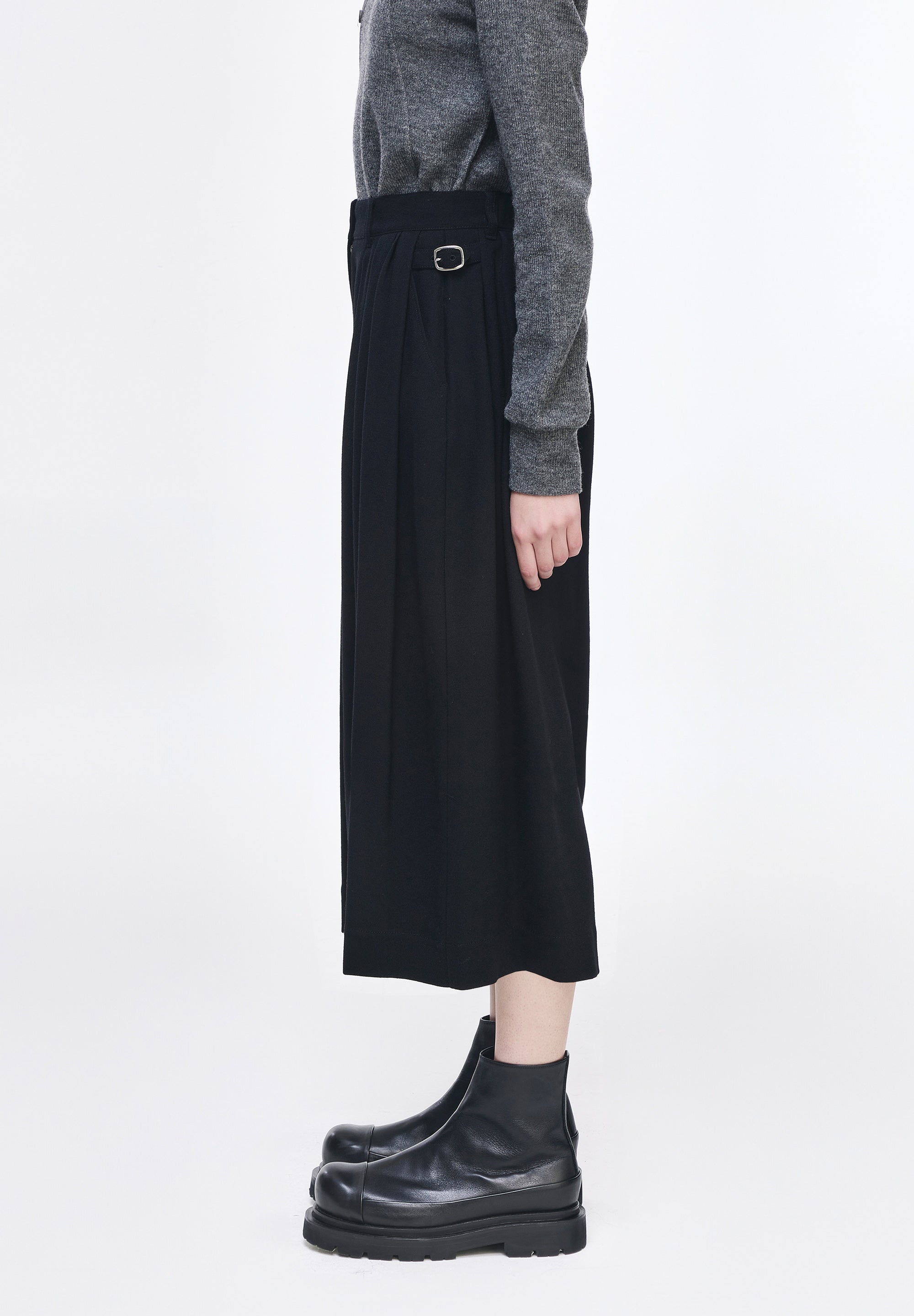MULTI PLEATS CROP WIDE PANTS