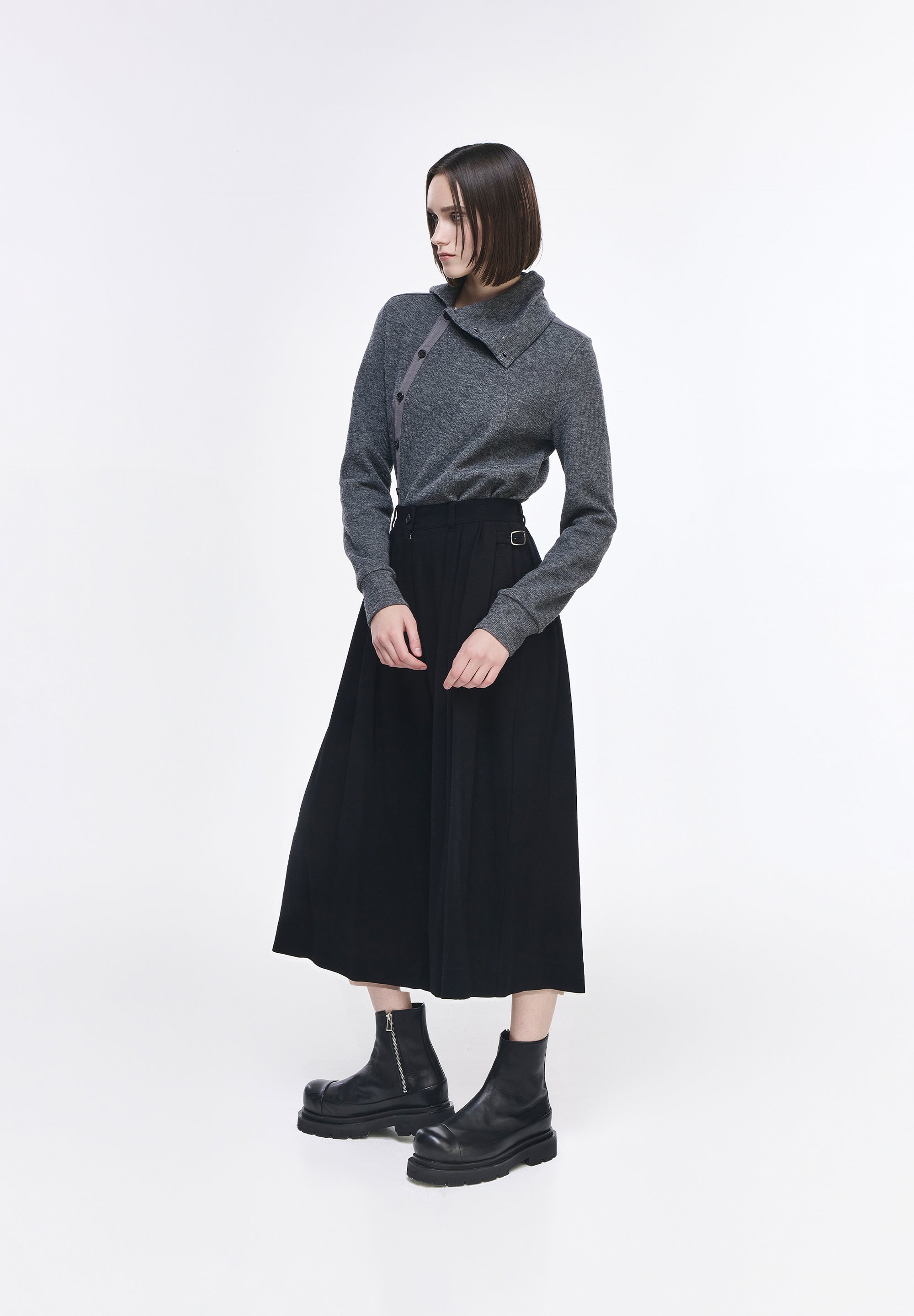 MULTI PLEATS CROP WIDE PANTS