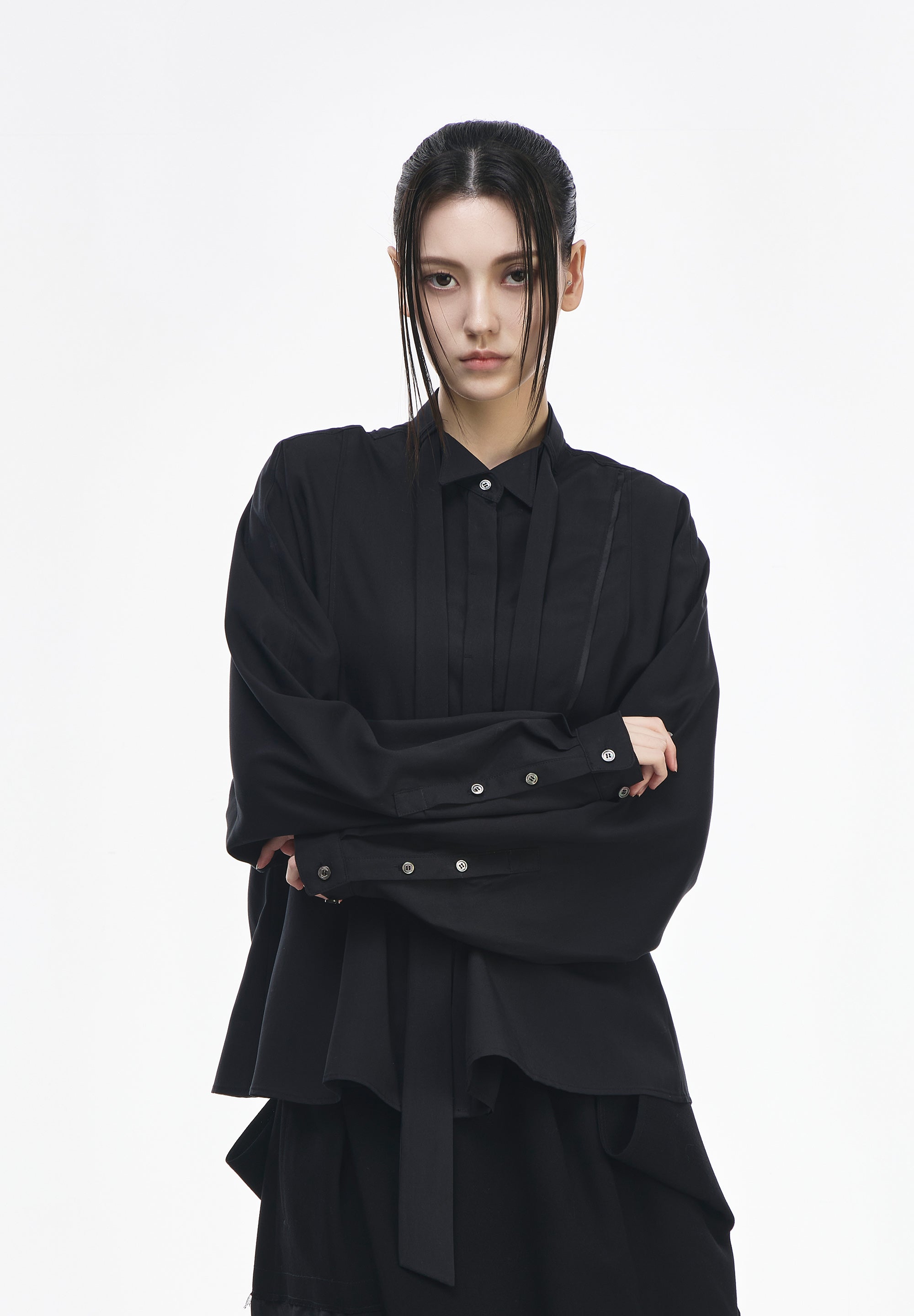 BIAS PLEATS RIBBON SHIRT