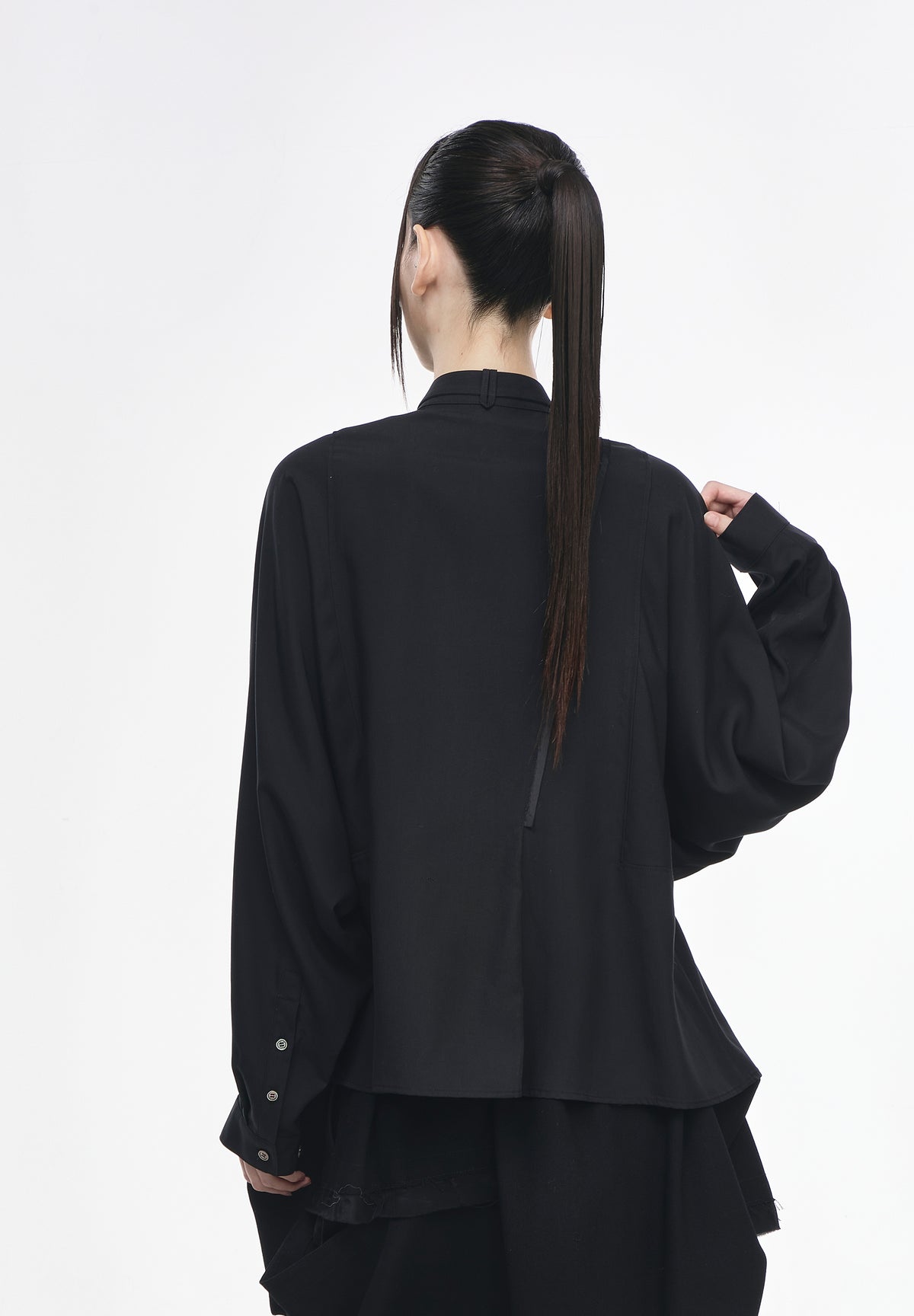 BIAS PLEATS RIBBON SHIRT