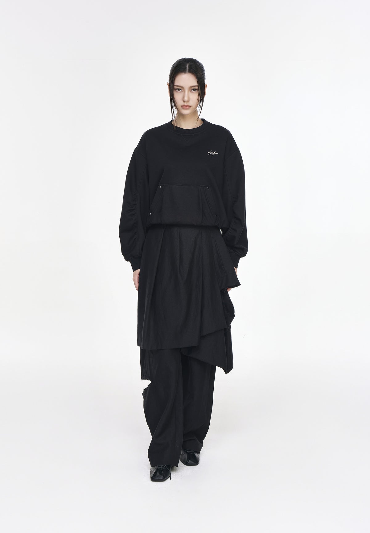 CRESCENT EMBROIDERED SWEATSHIRT