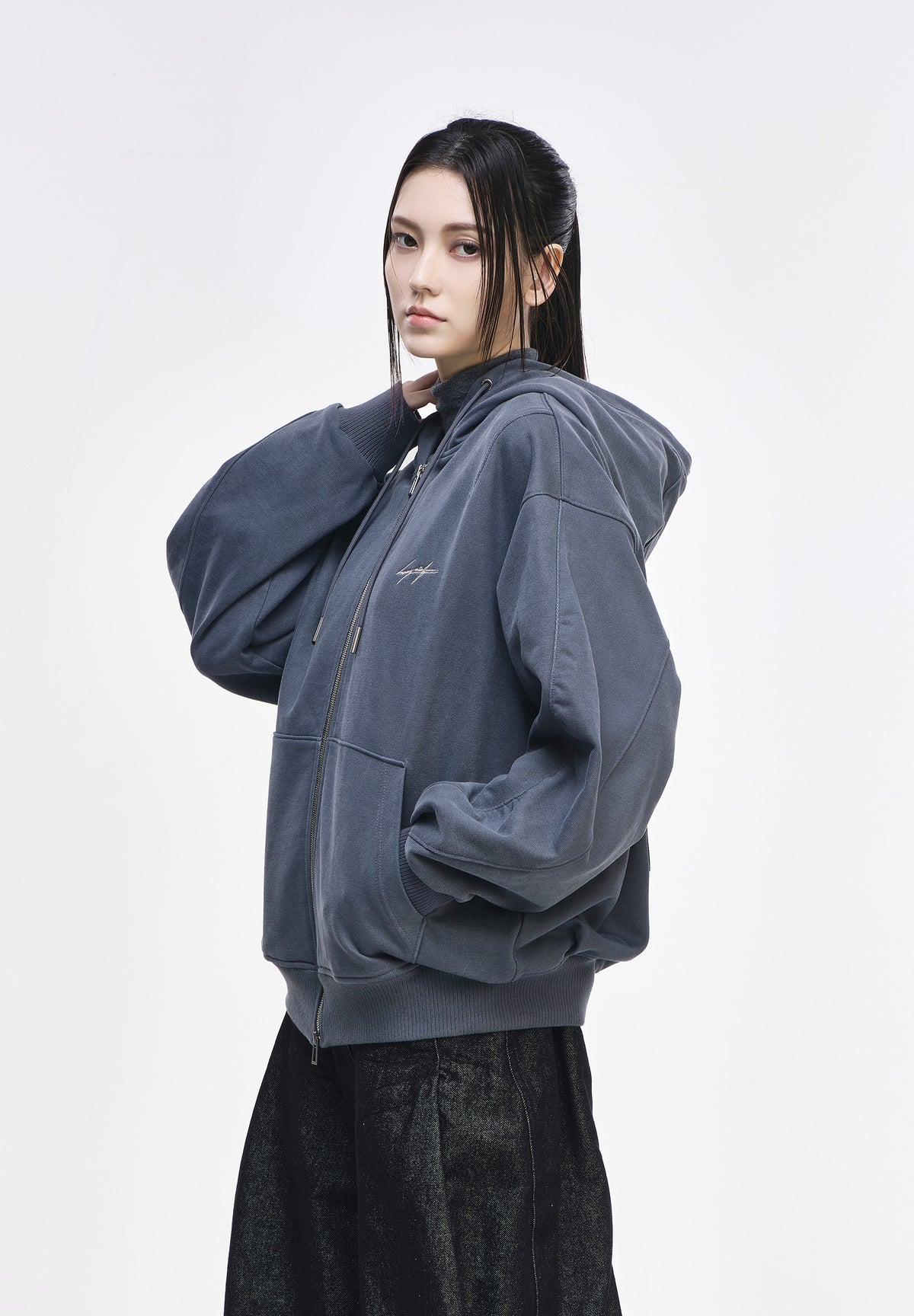 MINHWA FRIENDS HOOD ZIP UP
