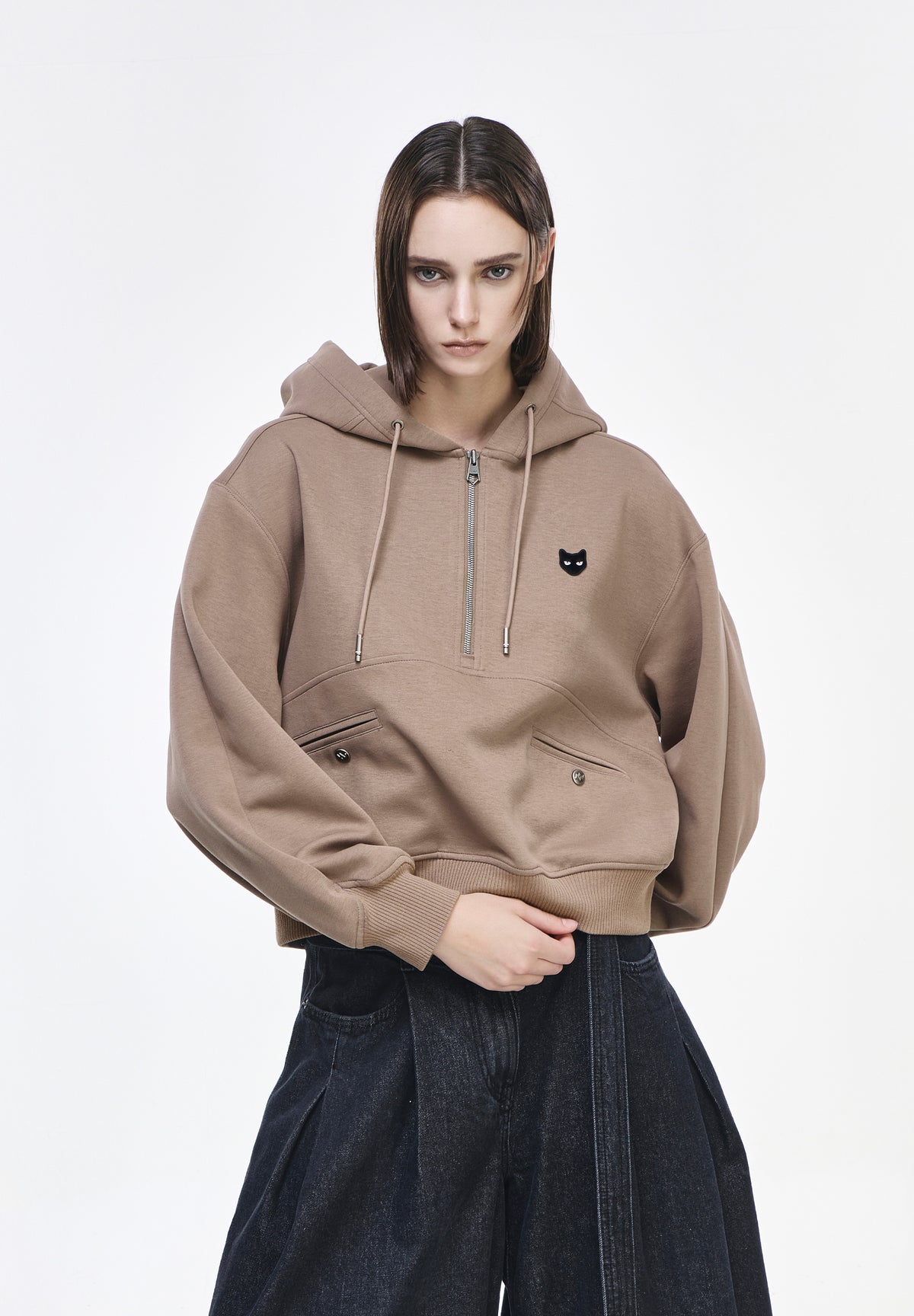 CURVED PANTHER HOOD