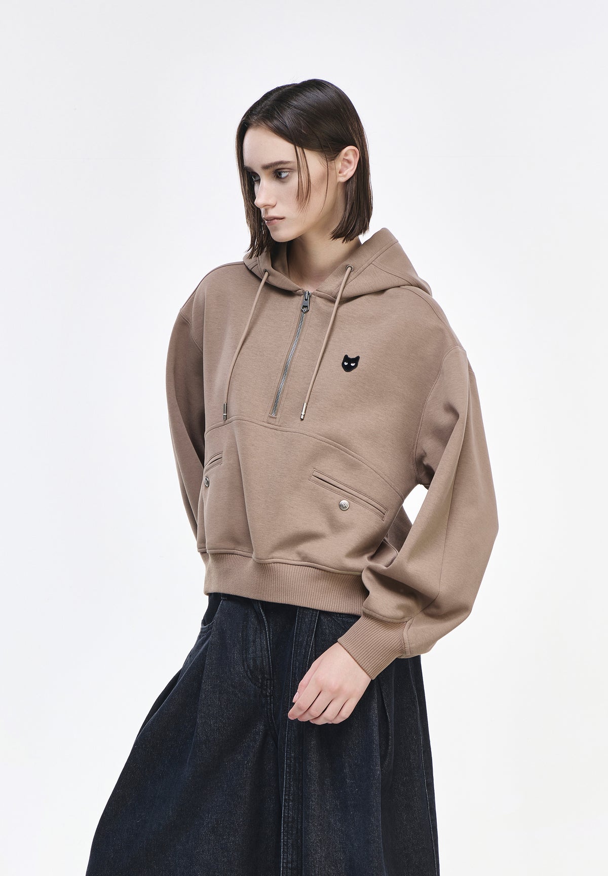 CURVED PANTHER HOOD