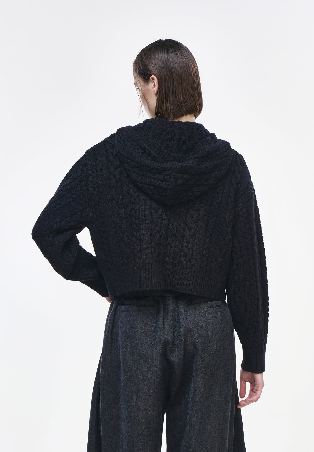 ZZERO CABLE KNIT HOOD ZIP UP