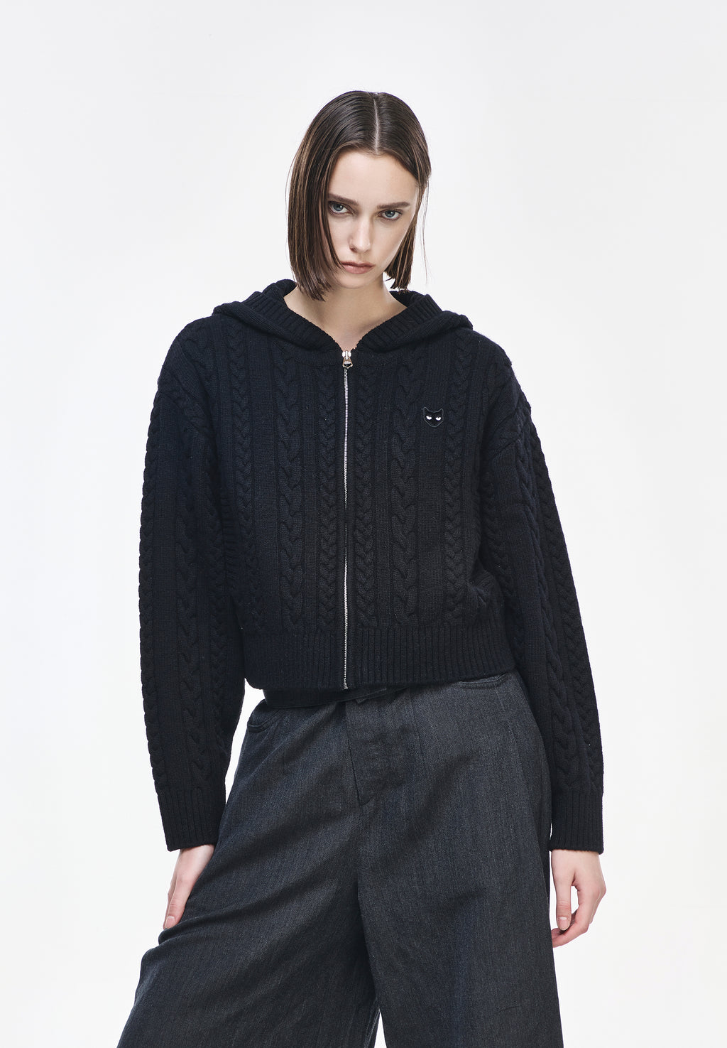 CABLE KNIT HOOD ZIP UP