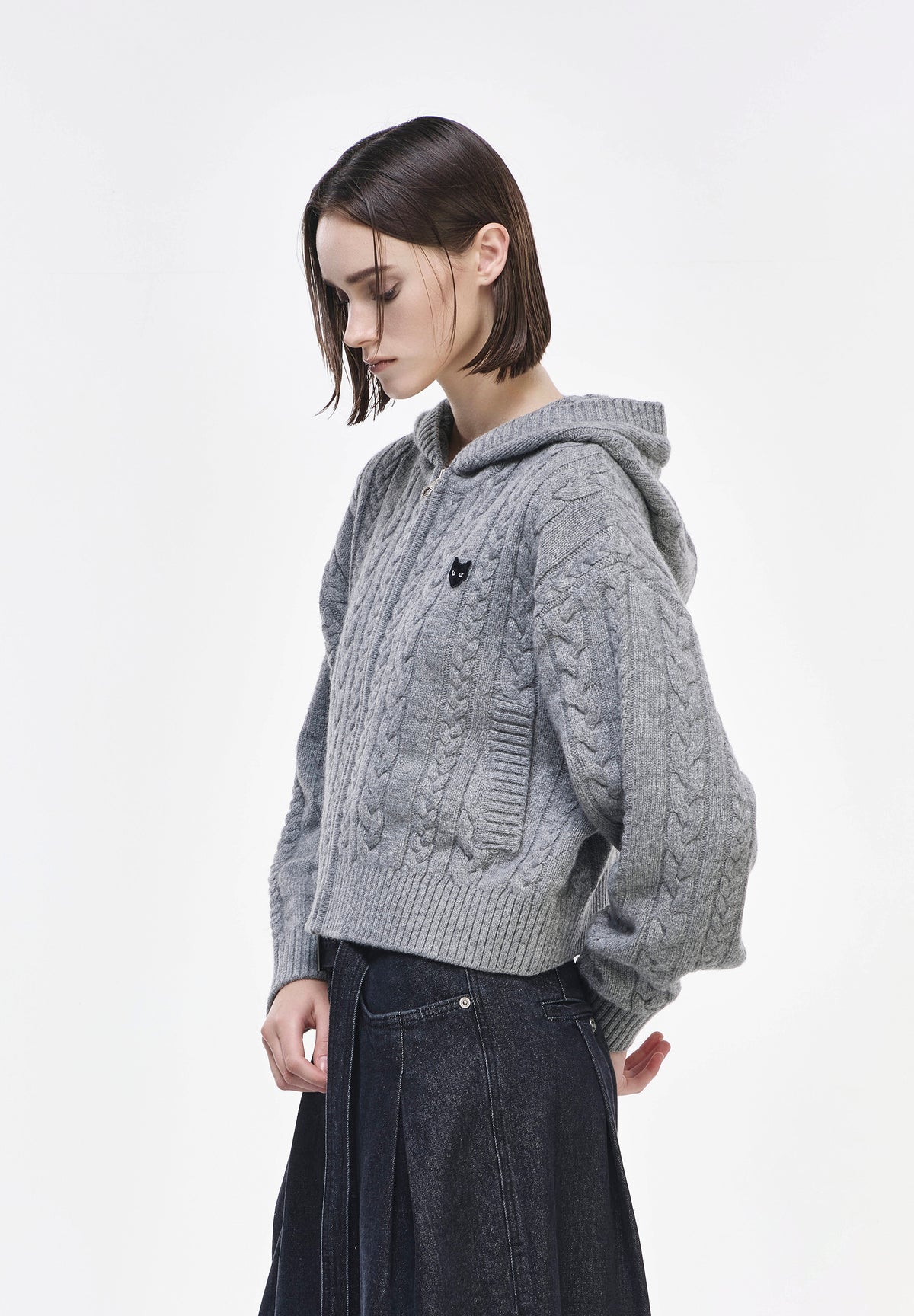 ZZERO CABLE KNIT HOOD ZIP UP